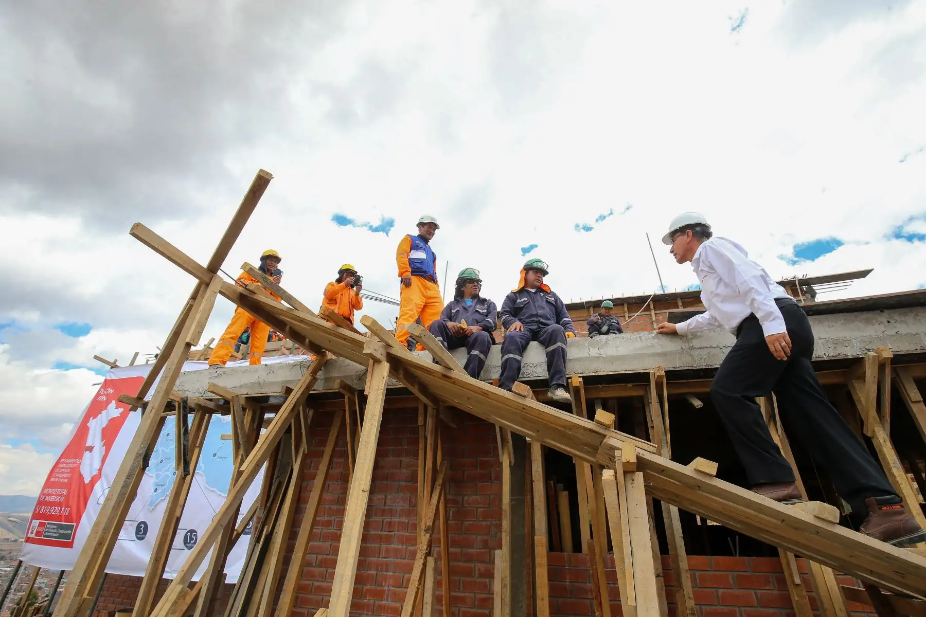Presidente Vizcarra inspecciona las obras de construcción de la Planta de Tratamiento para la remoción de arsénico en el agua de consumo humano en la provincia de Jauja.Foto: ANDINA/Juan Carlos Guzman/Presidente Presidencia