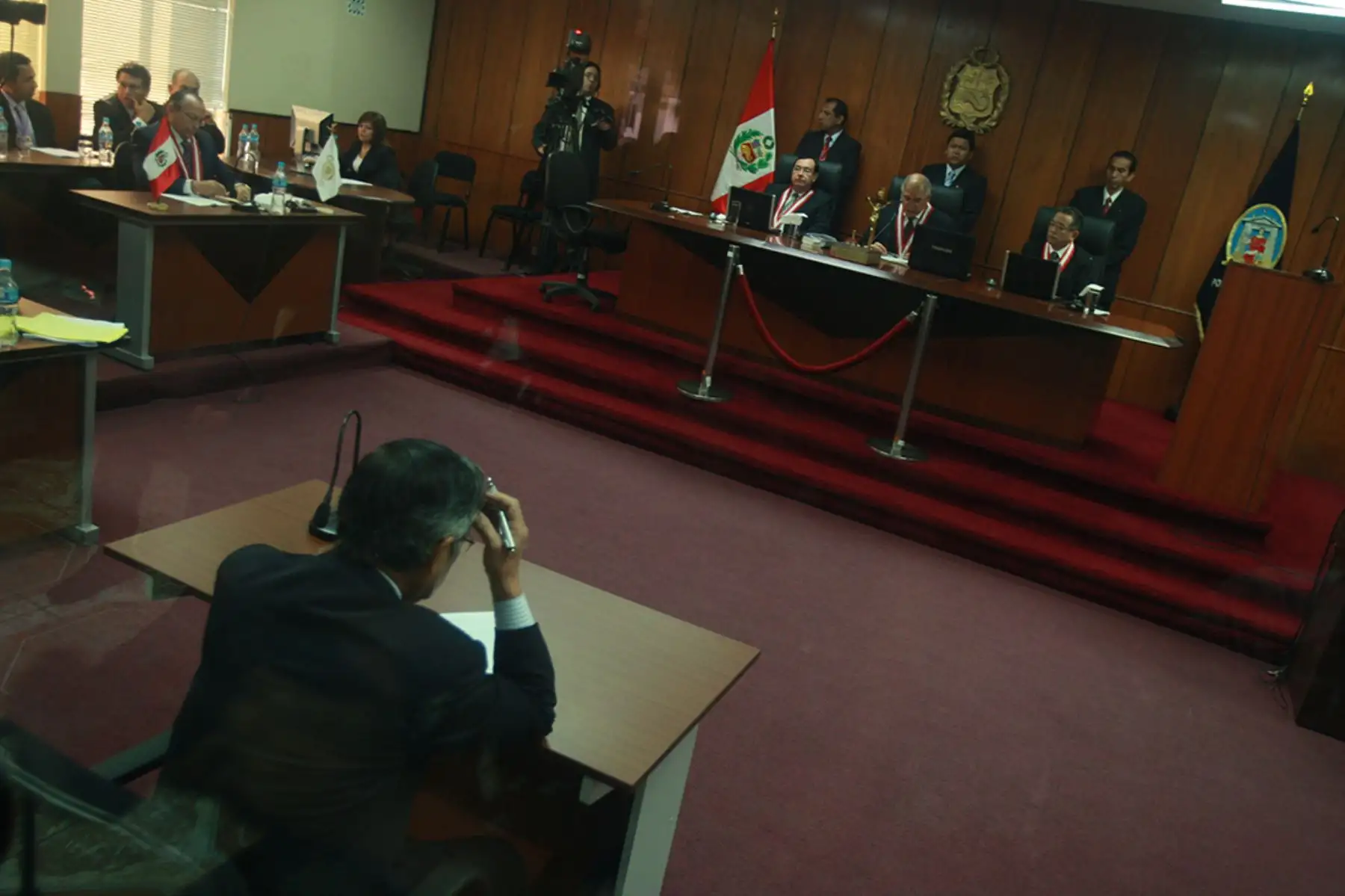 Lima - 7 diciembre 2009 / El expresidente Alberto Fujimori fue sentenciado a 25 años de prisión por la Sala Penal Especial de la Corte Suprema de Justicia que lo declaró autor mediato de los delitos de homicidio calificado, asesinato, lesiones graves y secuestro. Foto: Diario EL PERUANO / Carlos Lezama