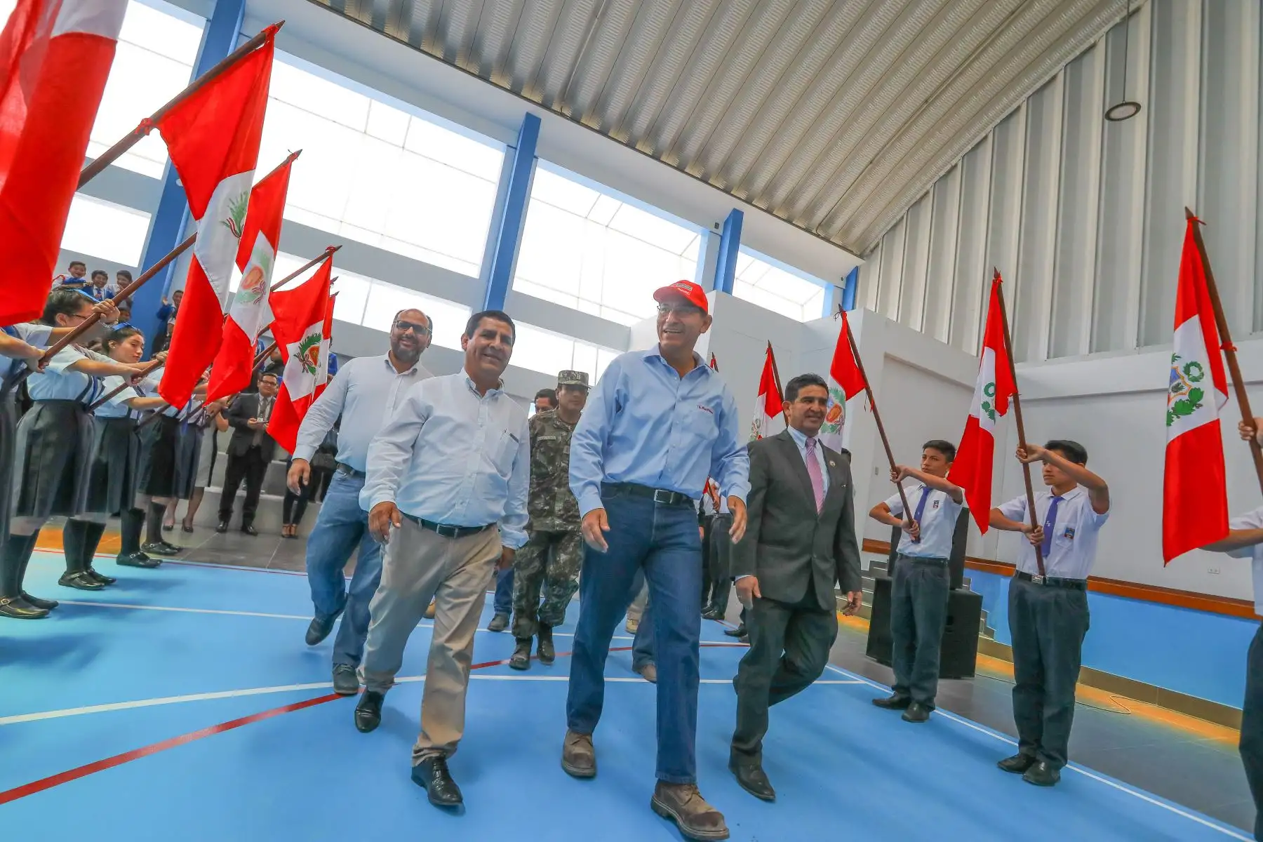 Presidente Martín Vizcarra inspeccionò las obras de mejoramiento de la Institución Educativa Santa Edelmira, en el distrito de Víctor Larco Herrera de Trujillo. Foto: ANDINA/Prensa Presidencia