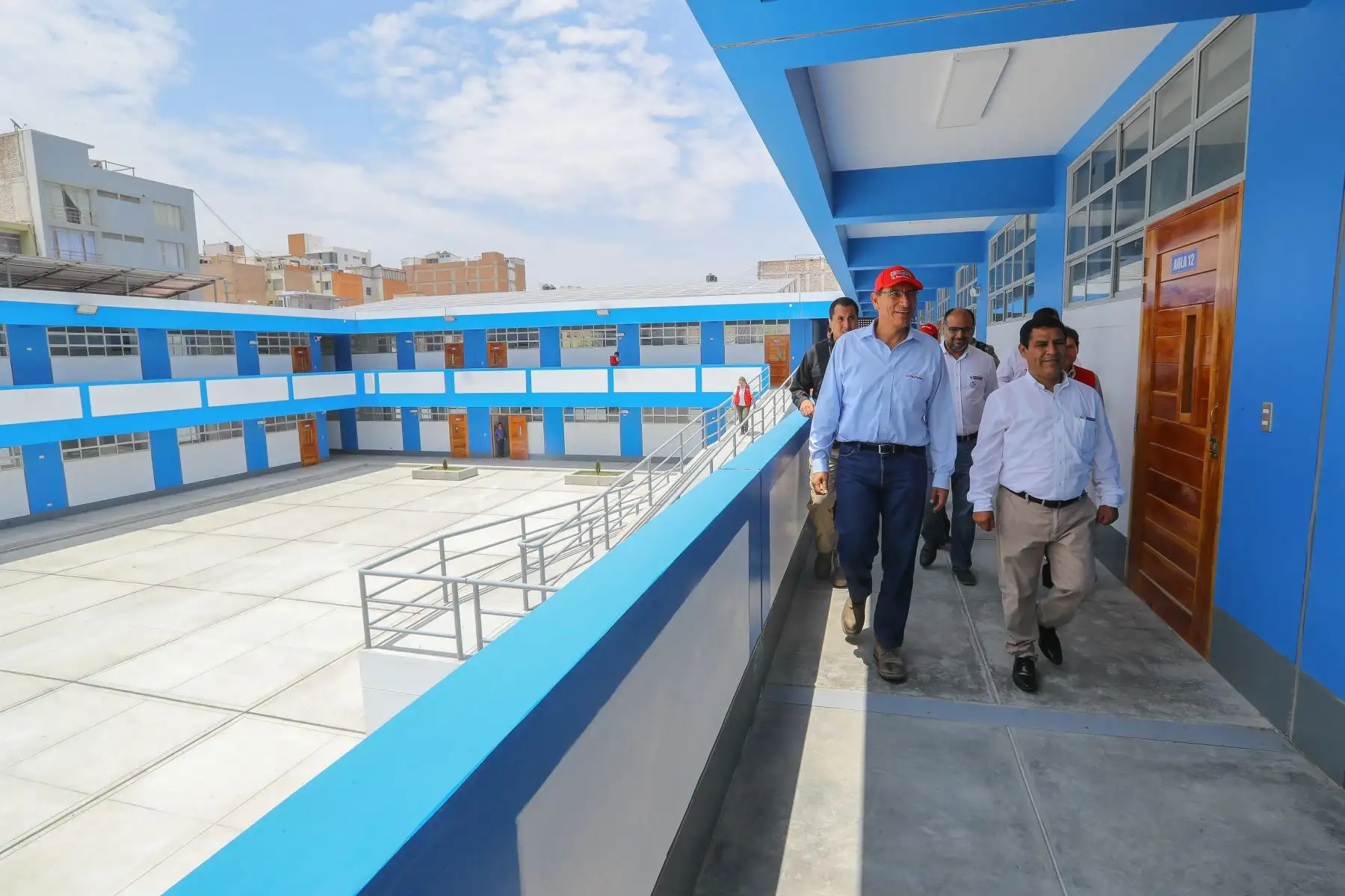 Presidente Martín Vizcarra inspeccionò las obras de mejoramiento de la Institución Educativa Santa Edelmira, en el distrito de Víctor Larco Herrera de Trujillo. Foto: ANDINA/Prensa Presidencia