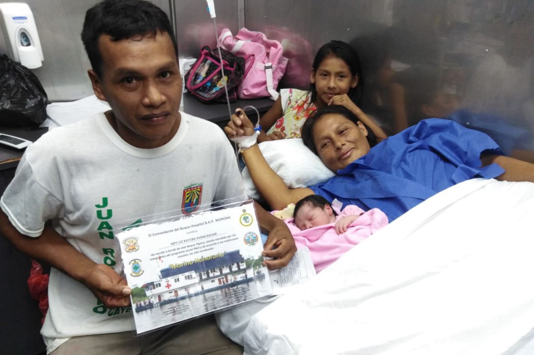 Un bebé nace a bordo de embarcación de la Marina de Guerra del Perú en Loreto. ANDINA/Difusión