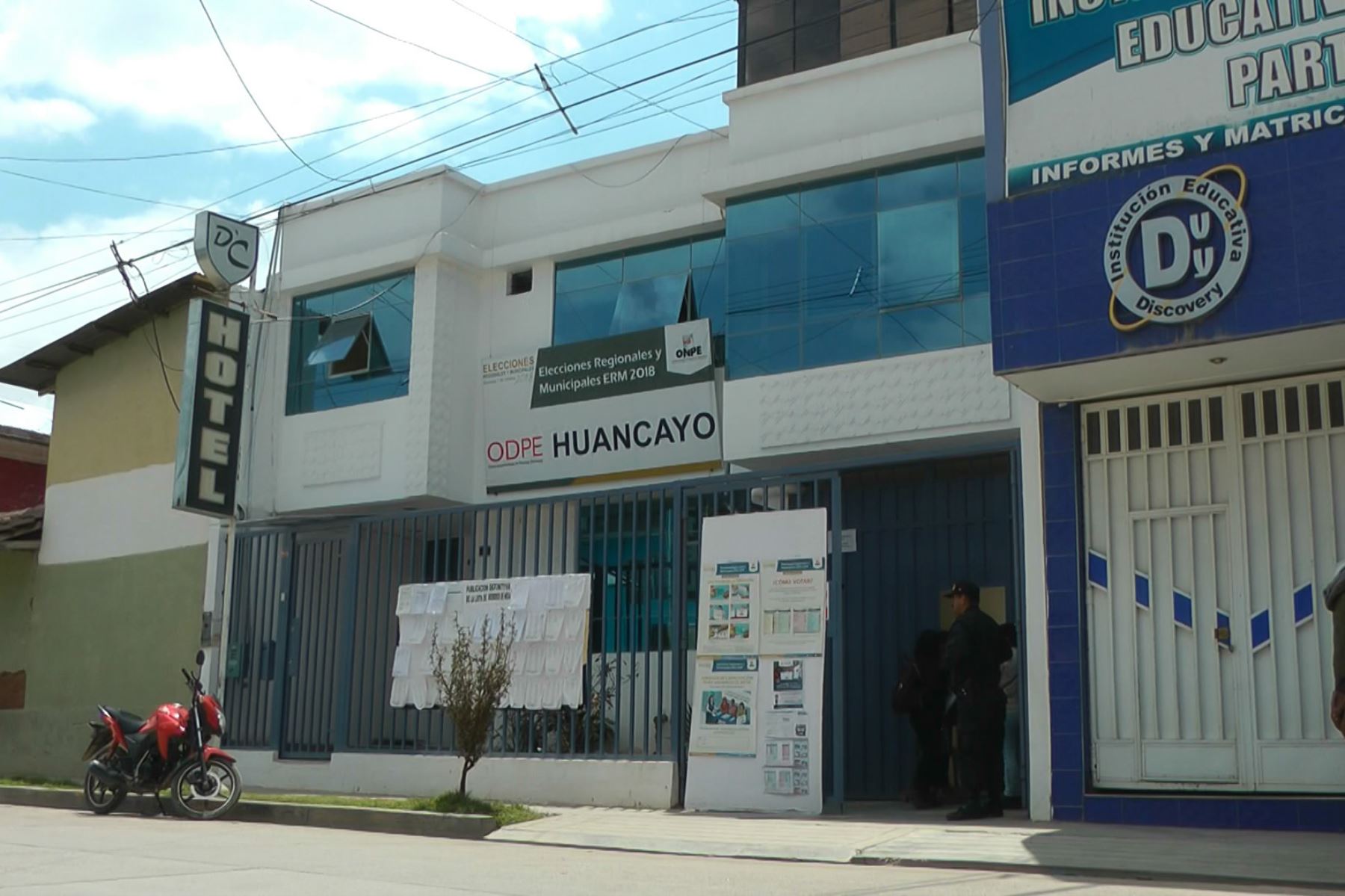 Entrega de credenciales supera el 70% en la ODPE Huancayo. ANDINA/Pedro Tinoco