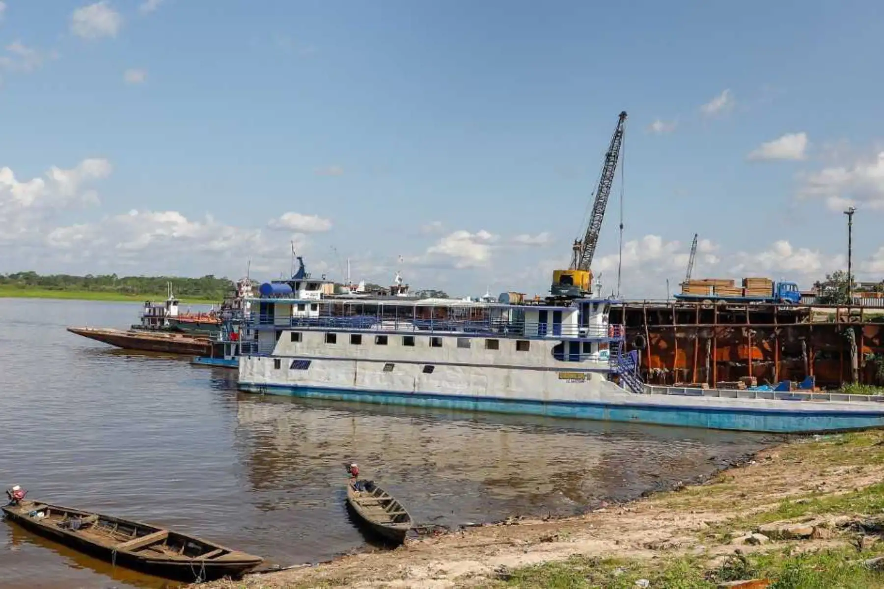 El Organismo Nacional de Sanidad Pesquera (Sanipes) del Ministerio de la Producción, a través de su Oficina Desconcentrada en Iquitos continúa con el ordenamiento sanitario del desembarque y comercialización de productos hidrobiológicos, en el Desembarcadero Pesquero Artesanal La Punchana.