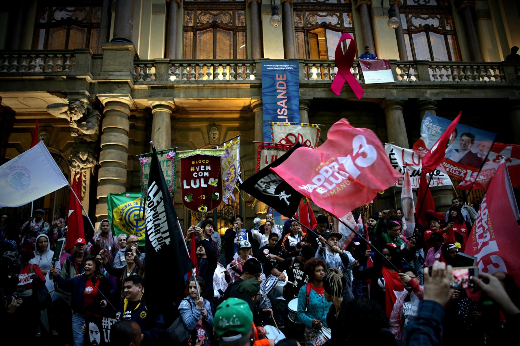 Simpatizantes del Partido de los Trabajadores (PT) Foto: EFE