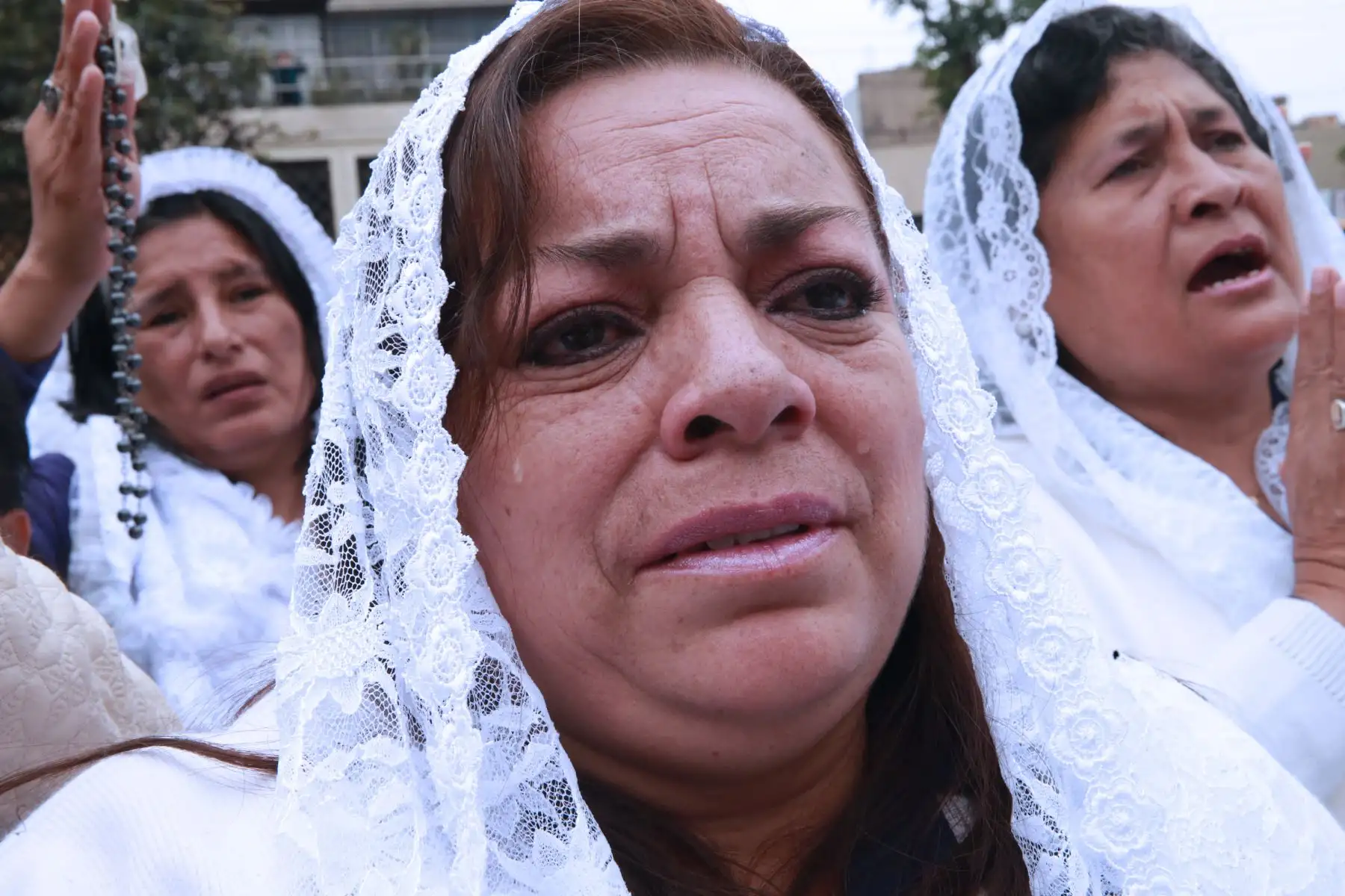 En medio de la presencia de miles de fieles, la imagen del Señor de los Milagros salió del santuario de las Nazarenas, en su primer recorrido procesional del presente año para desplazarse por las calles del centro de LimaFoto: ANDINA/Norman Córdova