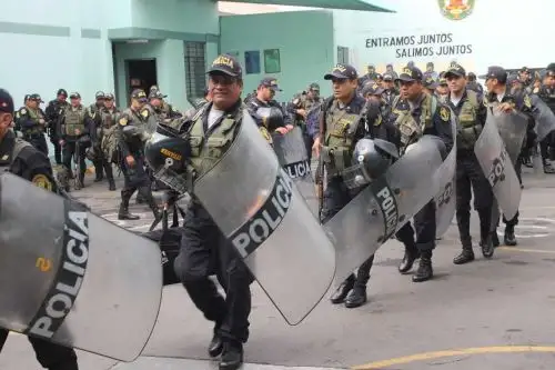 El comando de la Tercera Macro Región Policial La Libertad-Áncash desplegó 1,400 efectivos en la costa y sierra de la región La Libertad, a fin de garantizar la seguridad durante las Elecciones Regional y Municipales 2018, que se realizarán mañana en todo el país.
