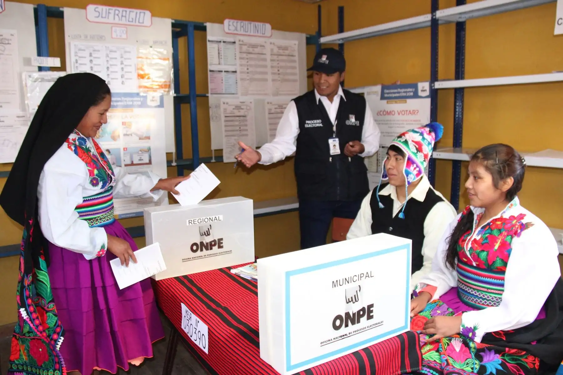 A las 05:00 horas se instaló la primera mesa de sufragio, en Puno.