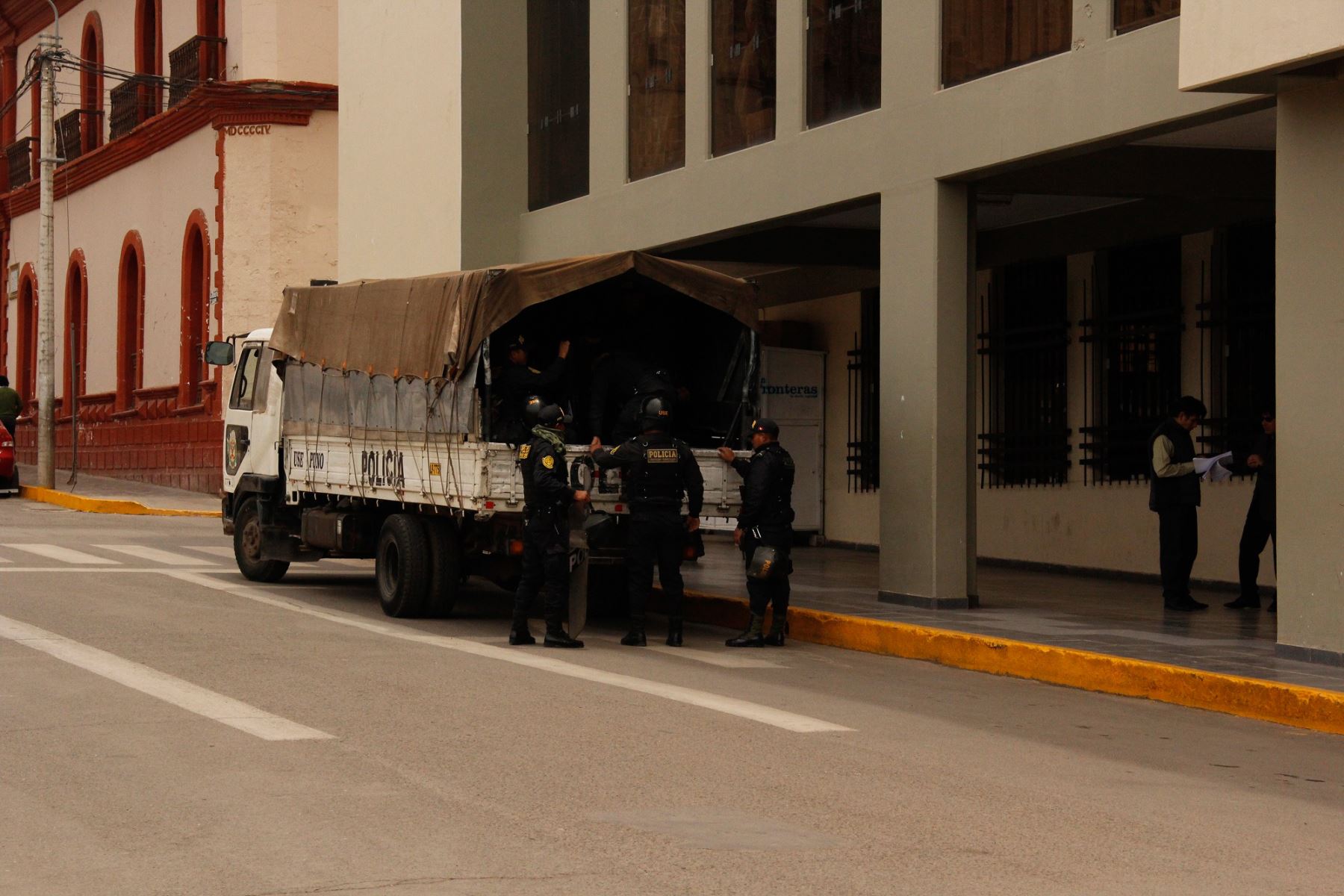 Más de 2,000 policías garantizan la seguridad en Puno. Foto: ANDINA.
