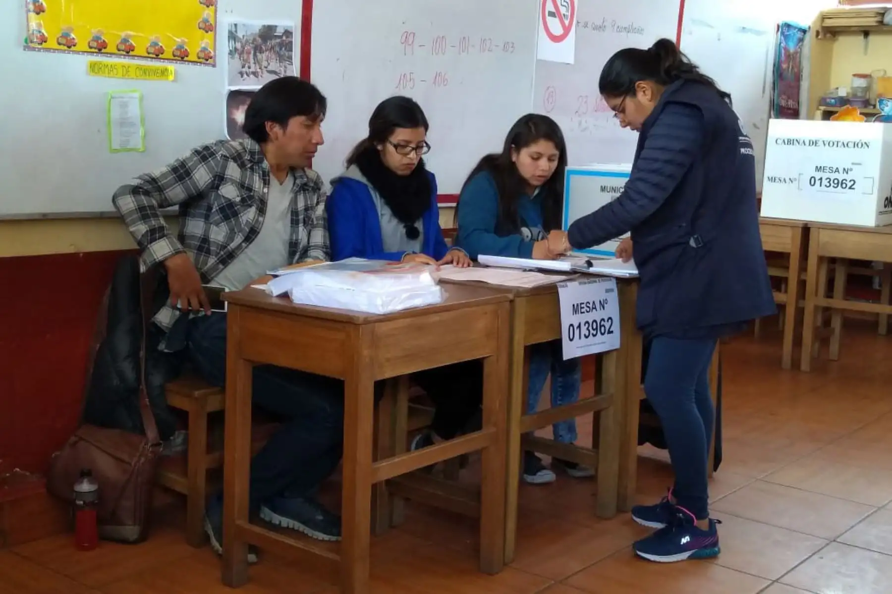 Seis mesas se instalaron en Cusco antes de las 7:30 horas, informó la ODPE. ANDINA/Percy Hurtado