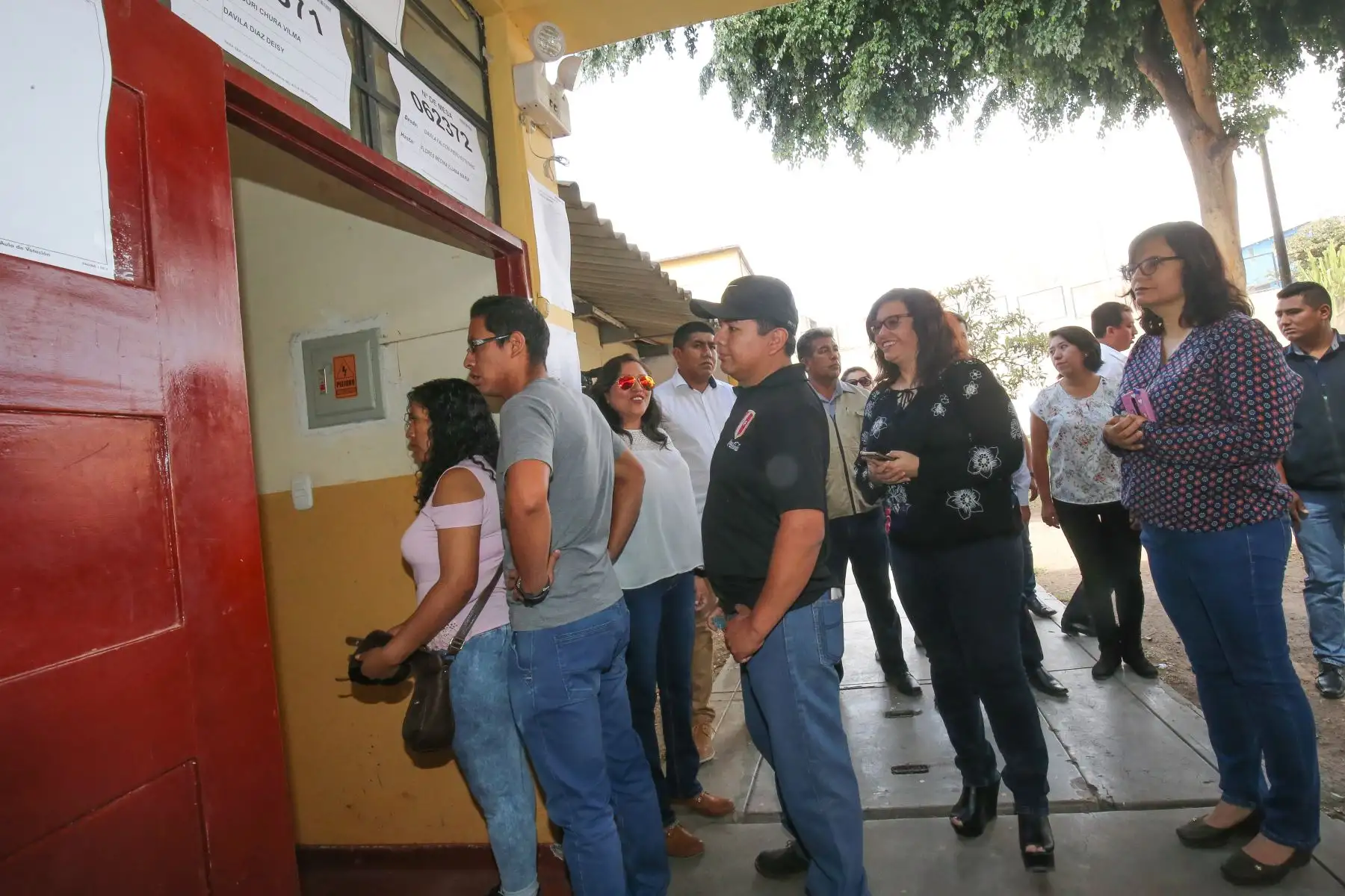 Primera dama Maribel Díaz Cabello emite su voto en la región Moquegua. Foto: ANDINA/Andrés Valle/Prensa Presidencia