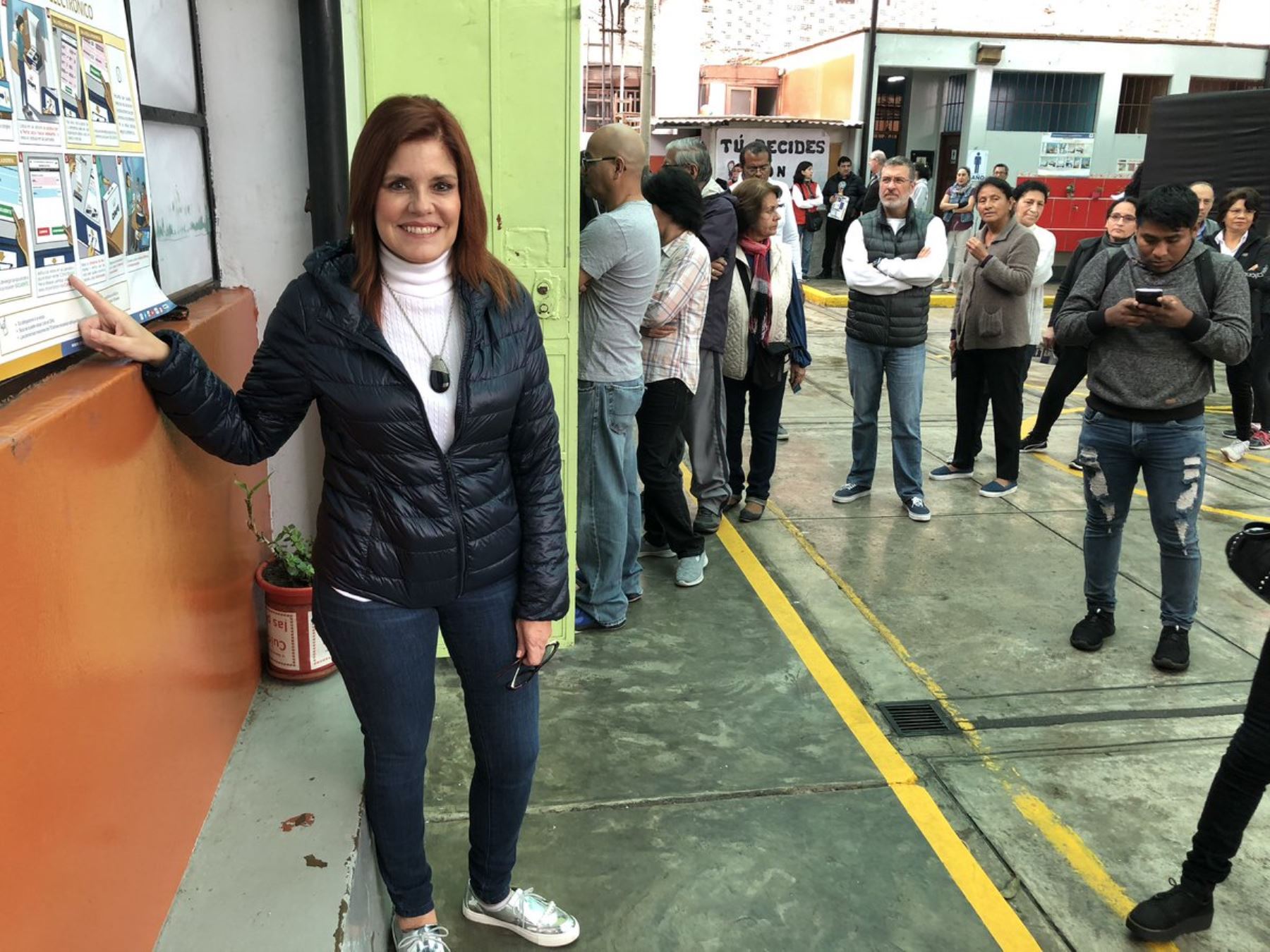 Vicepresidenta Mercedes Aráoz acudió a votar en Elecciones Regionales y Municipales 2018.