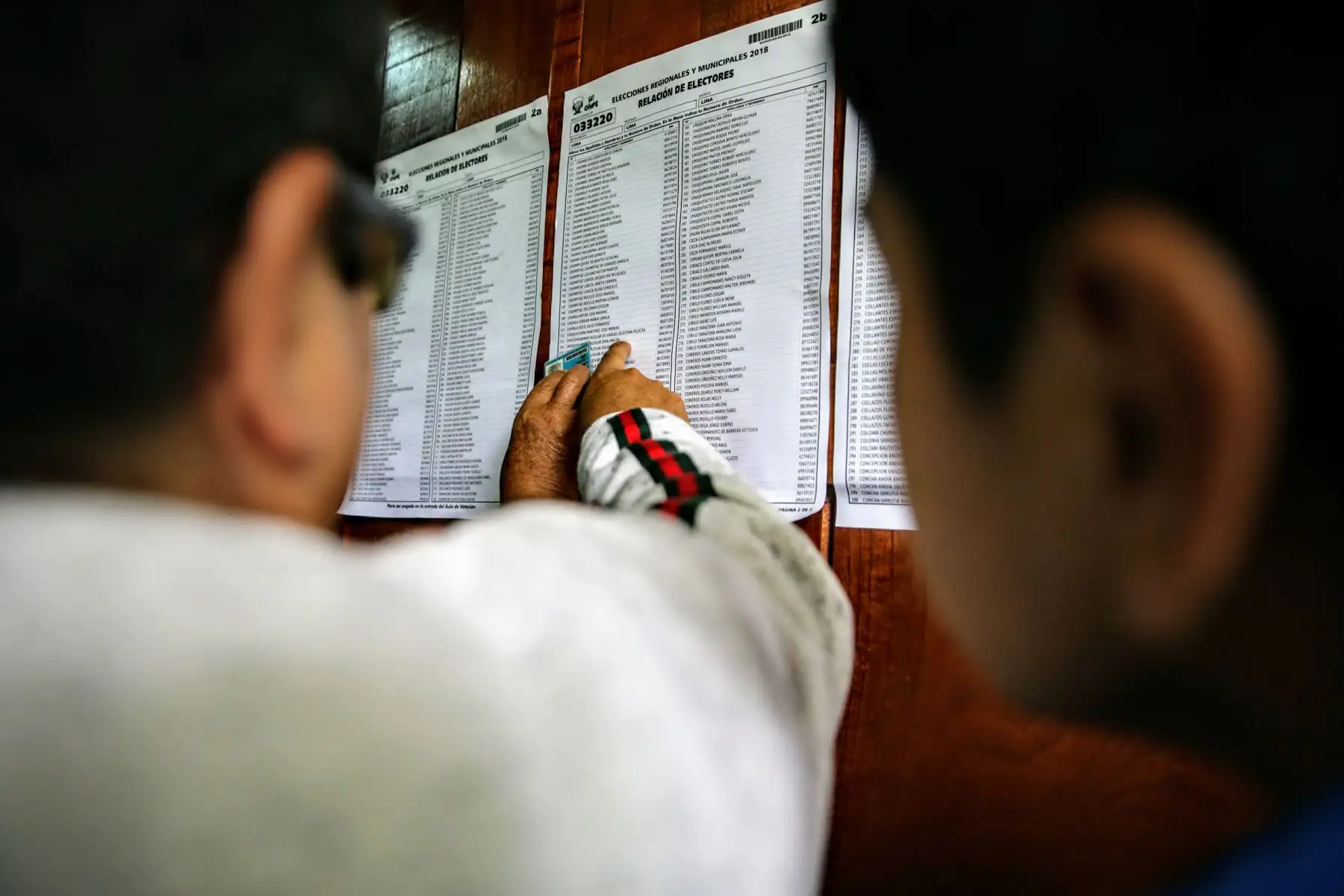 Jornada electoral transcurre con normalidad en el colegio Juan Pablo Vizcardo y Guzmán del Centro de Lima. Foto: ANDINA/Luis Iparraguirre