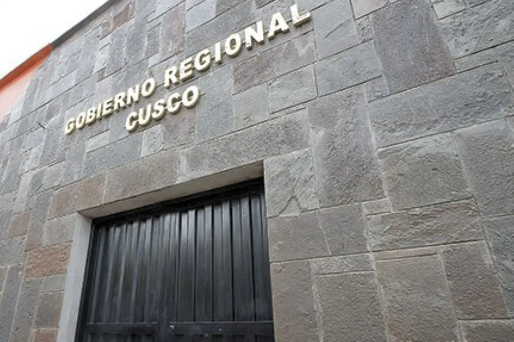 La elección del nuevo gobernador regional de Cusco se decidiría en segunda vuelta, dado que ninguno de los postulantes logró el 30% de los votos que establece la Ley de Elecciones Regionales para ser proclamado como ganador, según los sondeos efectuados “a boca de urna” por la encuestadora Ipsos.