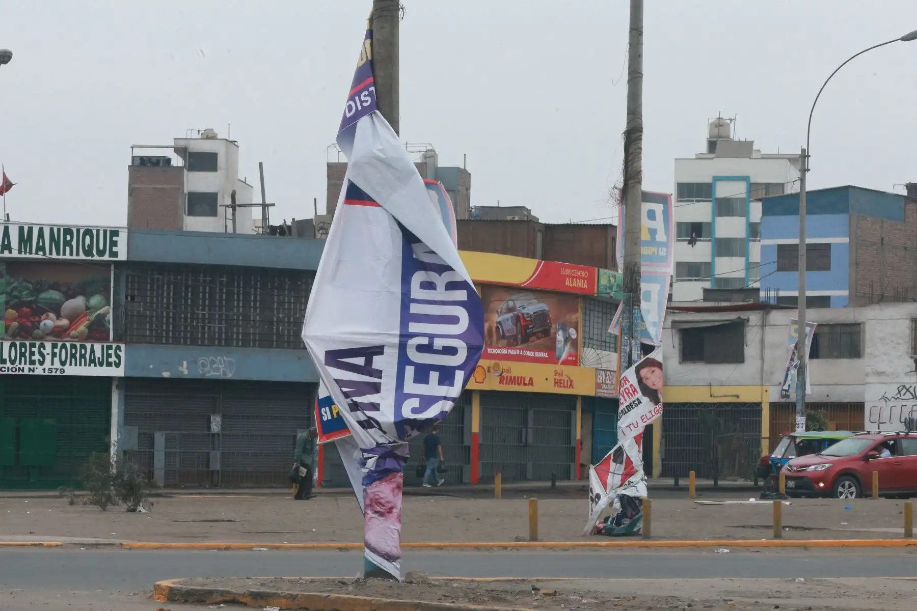 Elecciones Regionales y Municipales 2018, dejaron carteles y anuncios de propaganda electoral en diferentes jurisdicciones de la ciudad de Lima. Foto: ANDINA/Vidal Tarqui