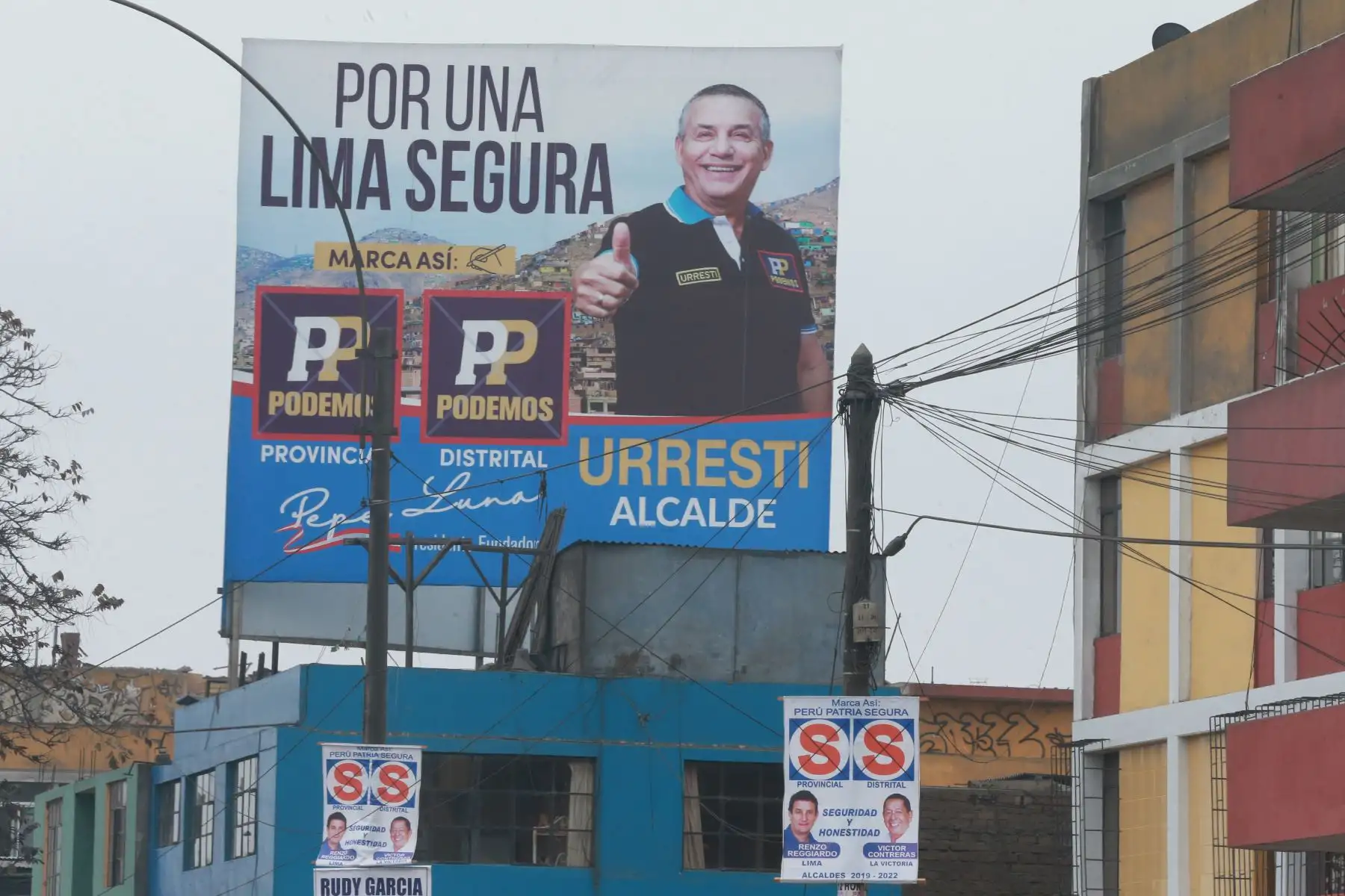 Elecciones Regionales y Municipales 2018, dejaron carteles y anuncios de propaganda electoral en diferentes jurisdicciones de la ciudad de Lima. Foto: ANDINA/Vidal Tarqui