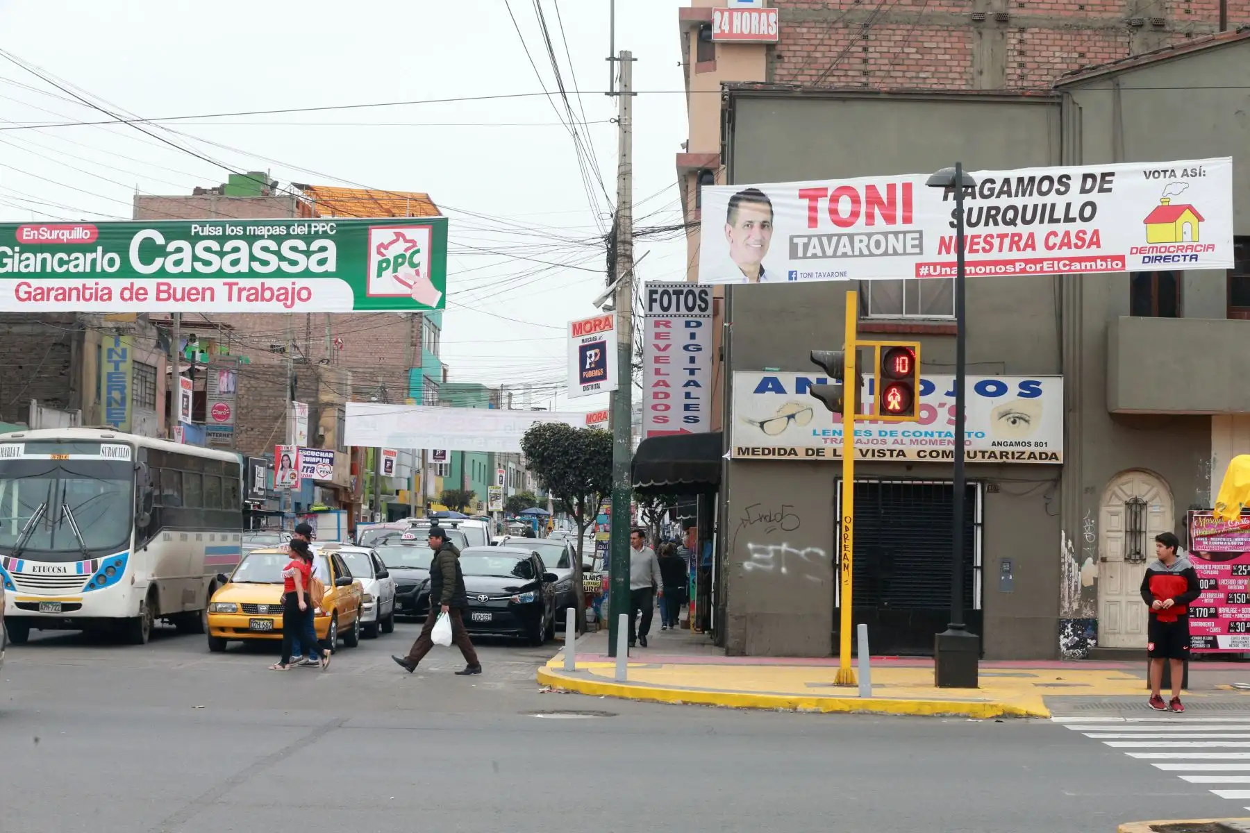 Elecciones Regionales y Municipales 2018, dejaron carteles y anuncios de propaganda electoral en diferentes jurisdicciones de la ciudad de Lima. Foto: ANDINA/Vidal Tarqui