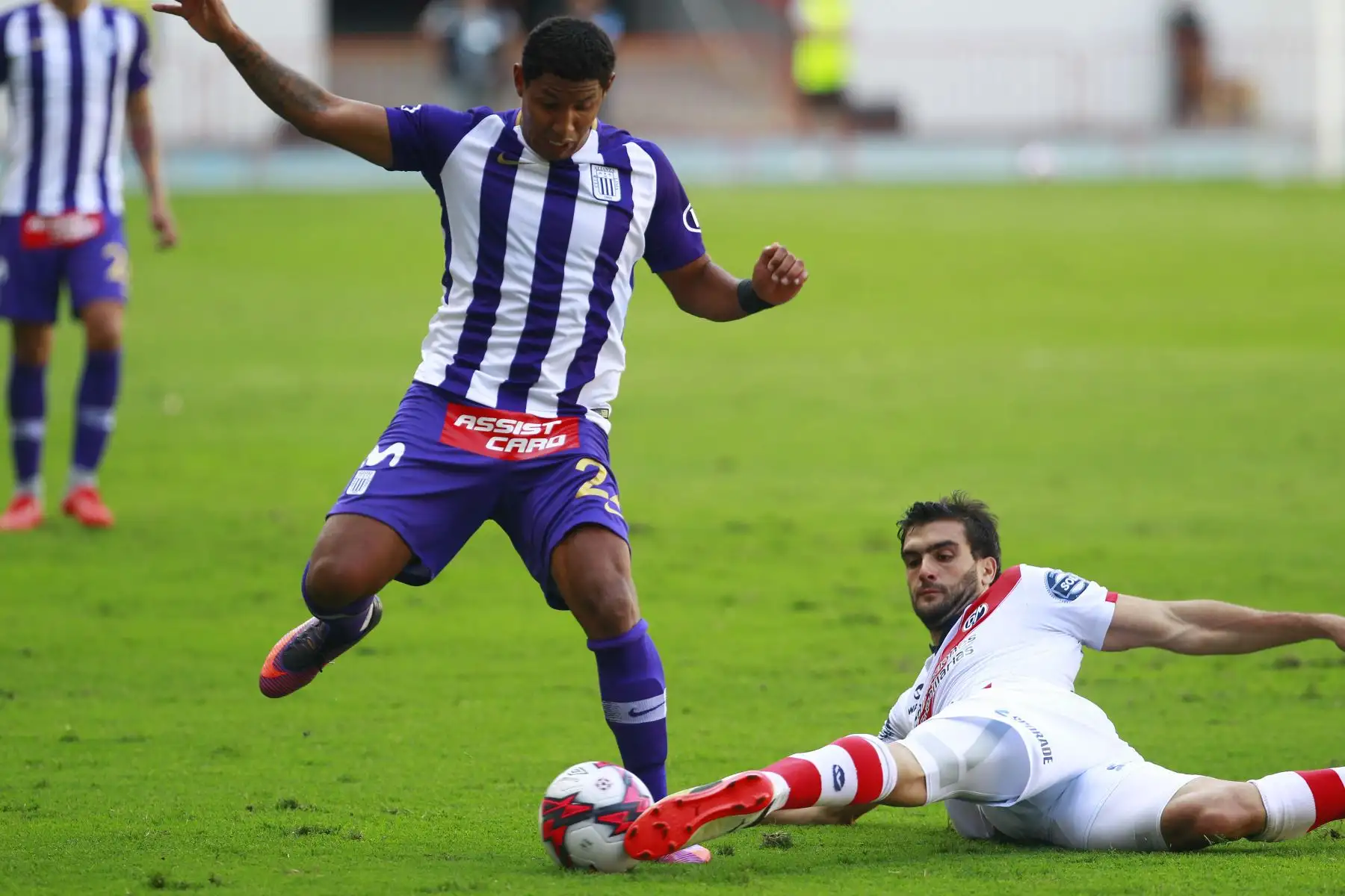 Alianza Lima pierde 1 a 0 ante  Deportivo Municipal en el torneo de clausura del fútbol peruano. Foto: ANDINA/Eddy Ramos