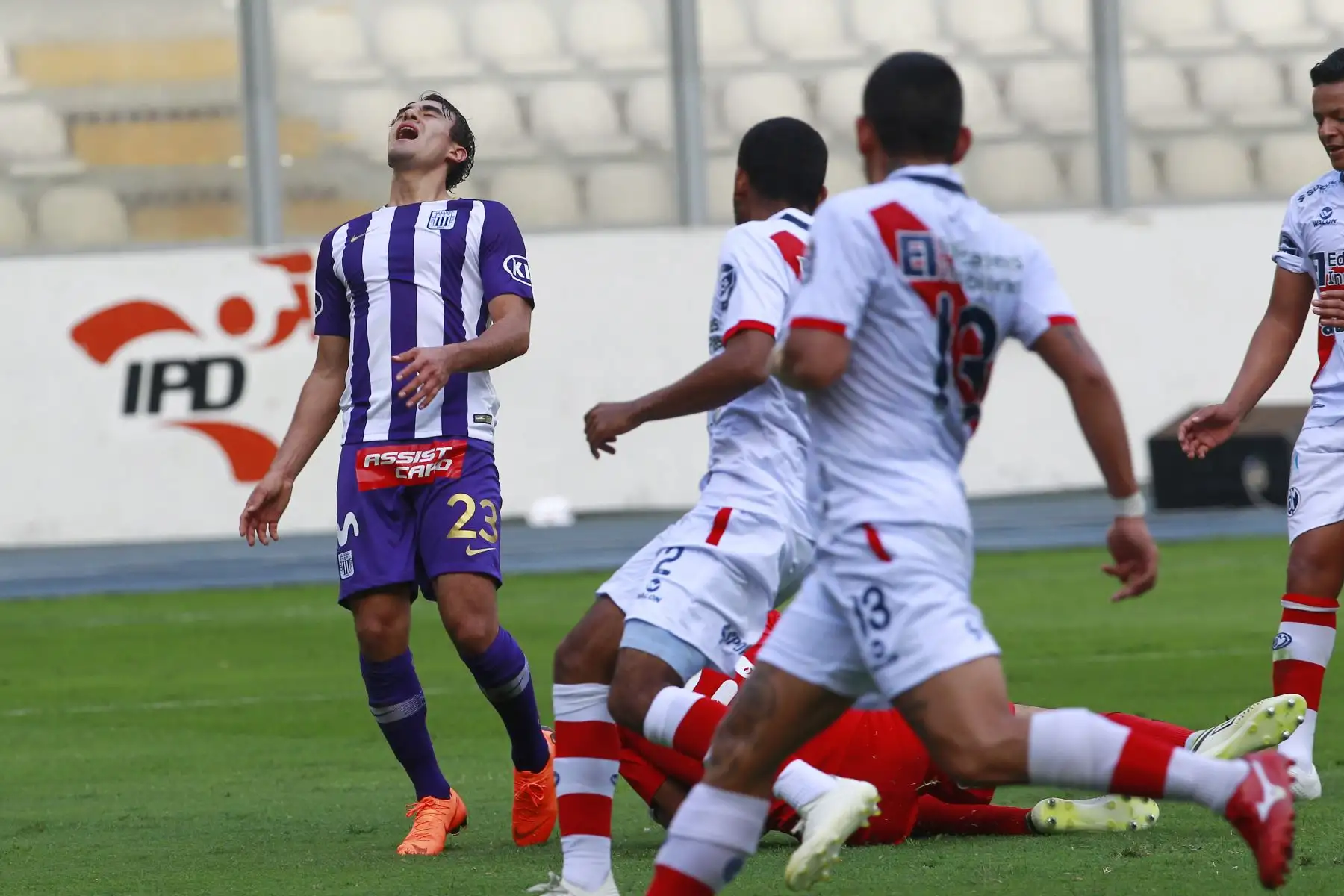 Alianza Lima pierde 1 a 0 ante  Deportivo Municipal en el torneo de clausura del fútbol peruano. Foto: ANDINA/Eddy Ramos