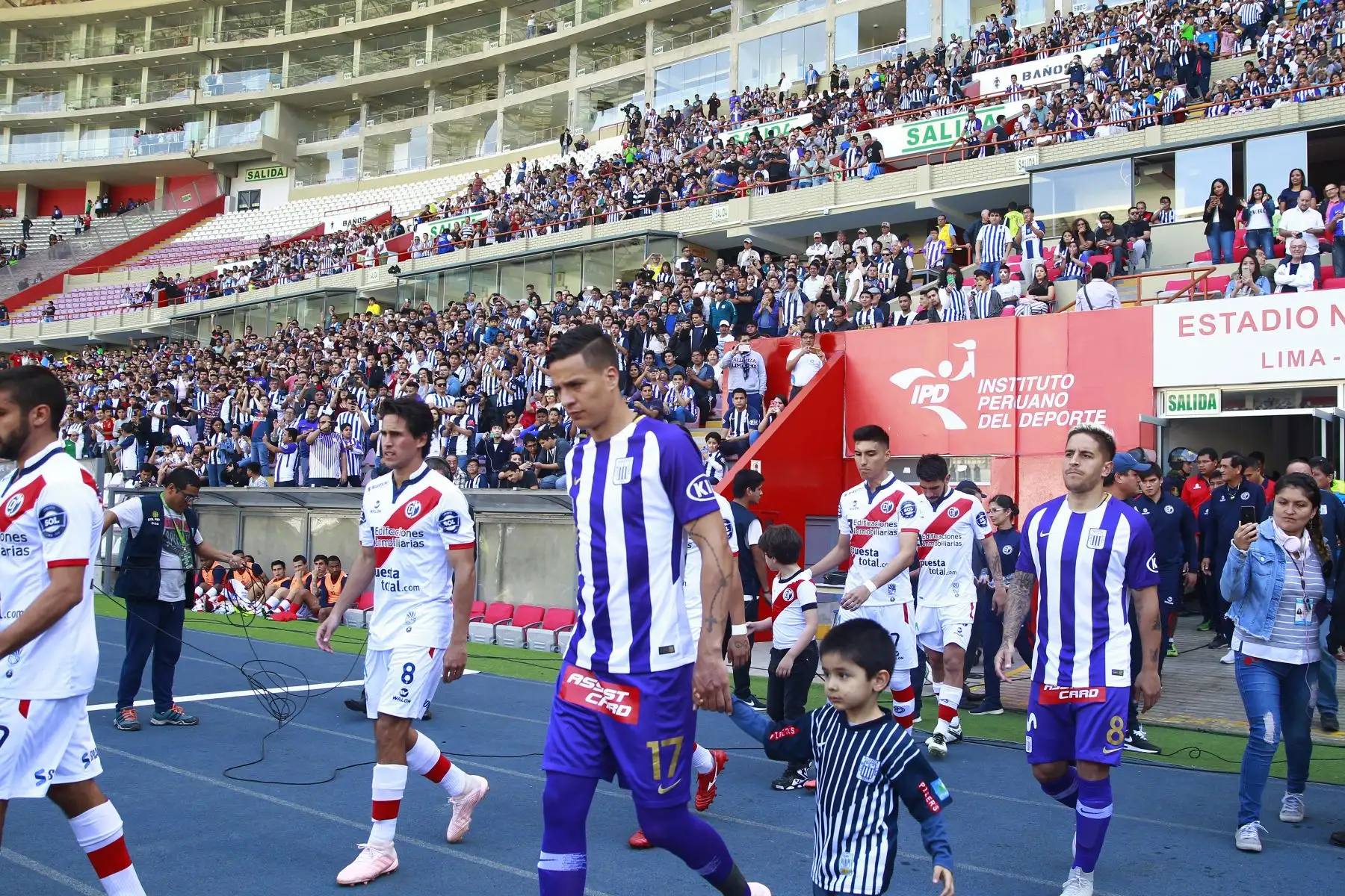 Alianza Lima pierde 1 a 0 ante  Deportivo Municipal en el torneo de clausura del fútbol peruano. Foto: ANDINA/Eddy Ramos
