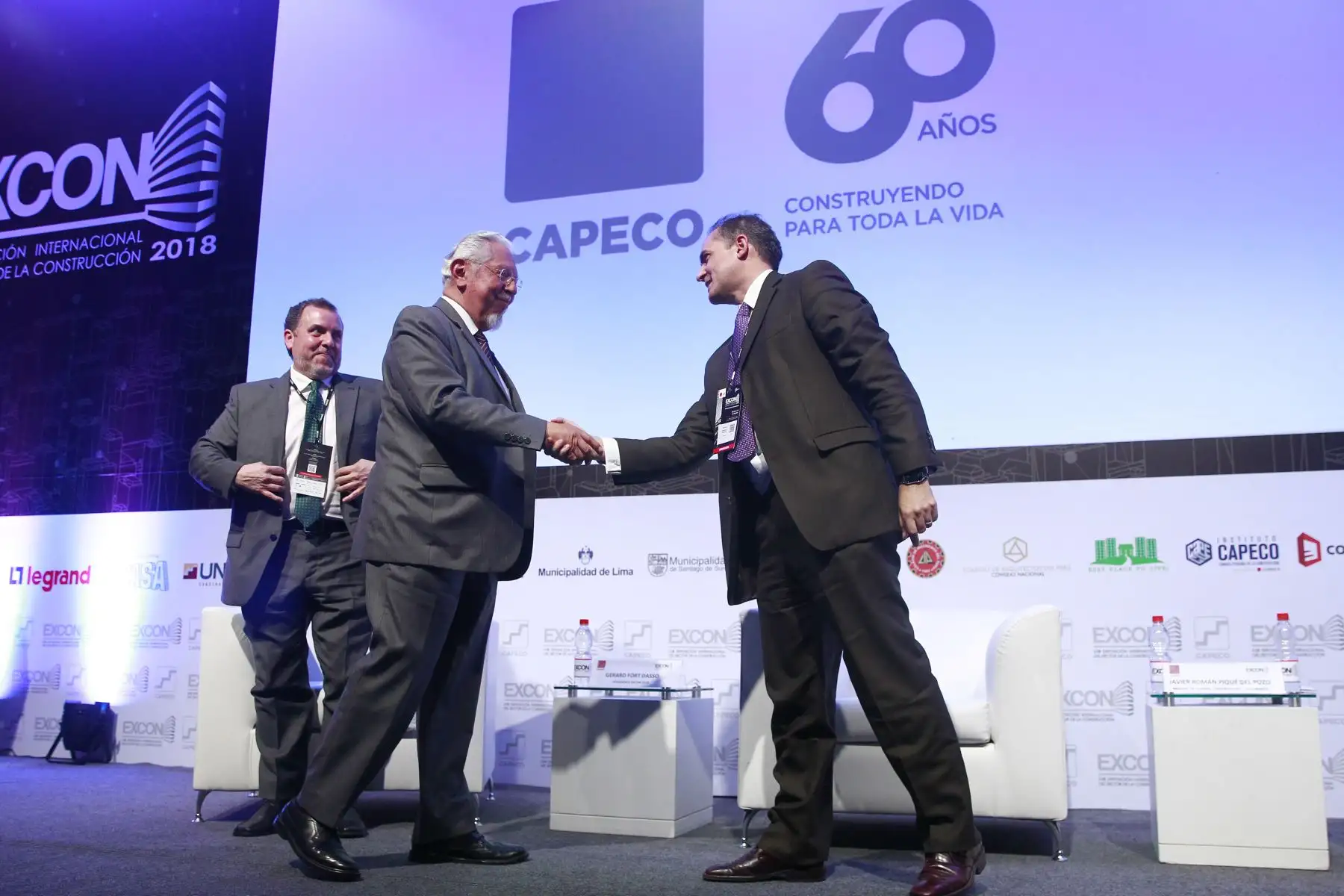 Ministro de Vivienda, Construcción y Saneamiento, Javier Piqué del Pozo  y el presidente del Consejo Directivo de CAPECO, Enrique Espinoza Becerra  inauguran  la XXIII Exposición Internacional del Sector de la Construcción 2018. Foto: ANDINA/Eddy Ramos