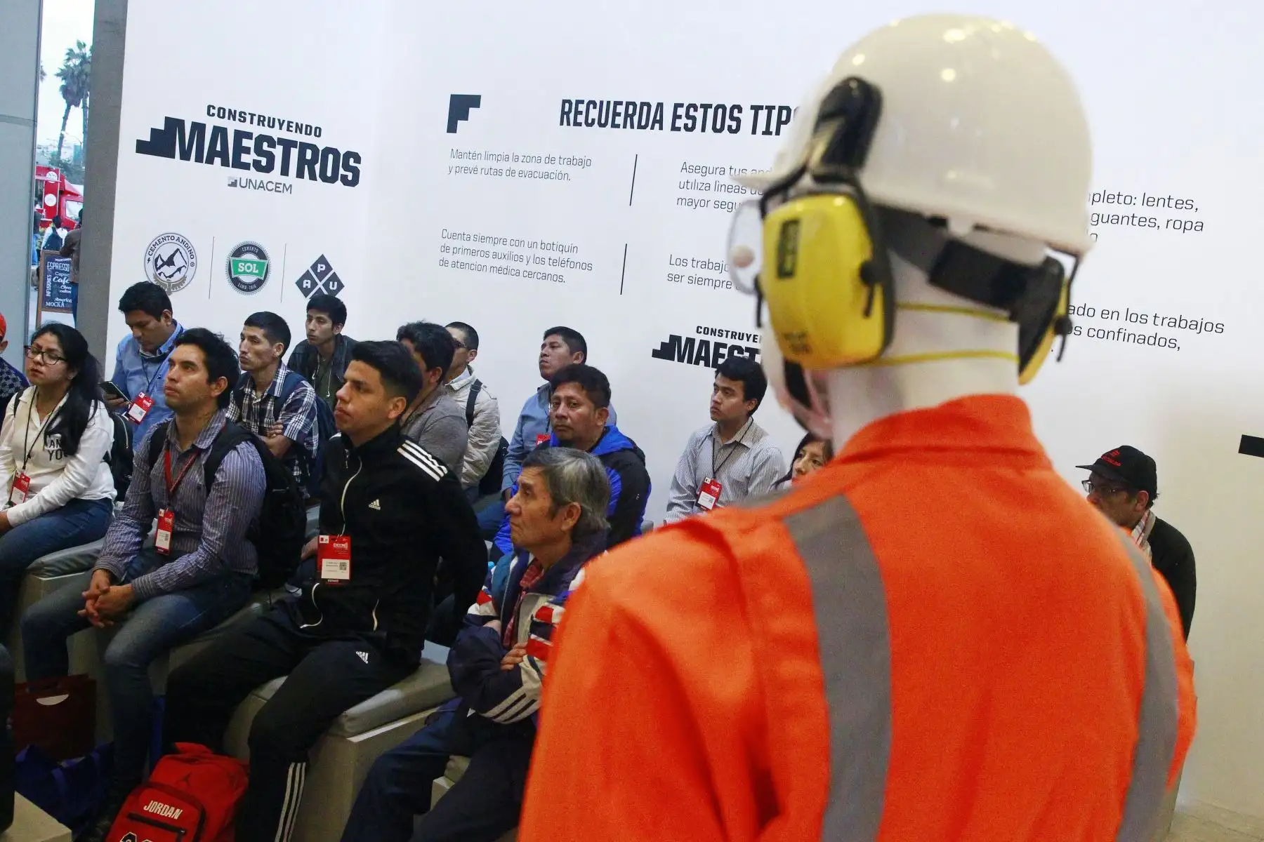 empresarios y publico en general participan en  la XXIII Exposición Internacional del Sector de la Construcción 2018. Foto: ANDINA/Eddy Ramos