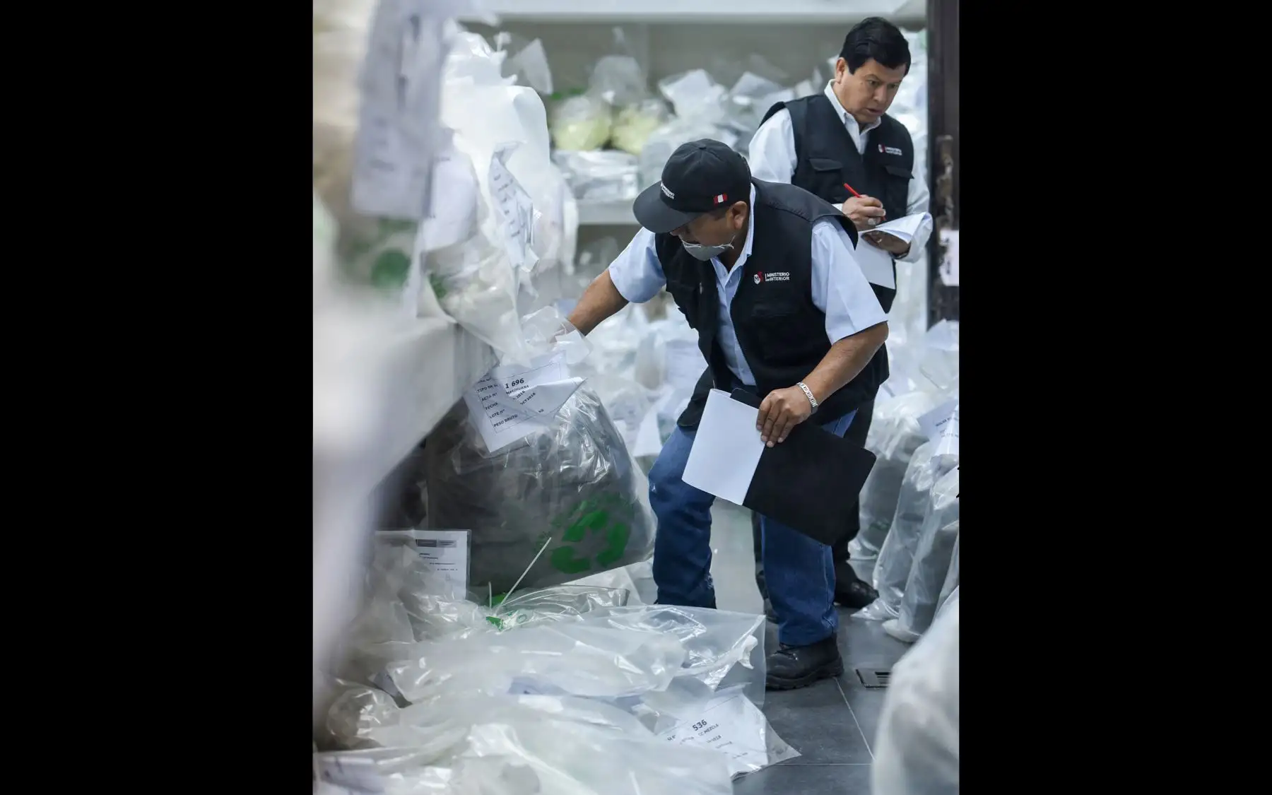 Incineran más de 25 toneladas de droga incautada por la Policía Nacional en operativos a nivel nacional. Participa el viceministro de Orden Interno del Mininter, Carlos León Romero, y representantes de las instituciones de lucha antidrogas. Foto: ANDINA/Mininter