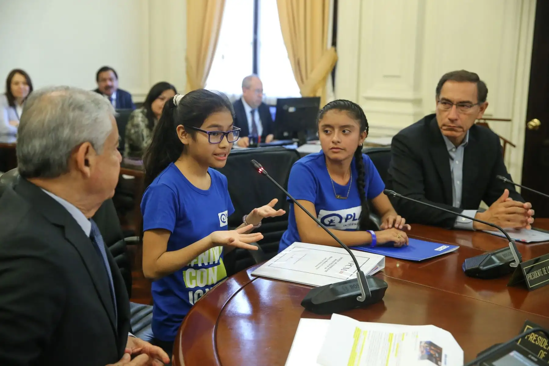 Como parte de las actividades por el Día Internacional de la Niña, y reafirmando el compromiso para proteger los derechos de las niñas, especialmente de aquellas que se encuentran en situación de vulnerabilidad, el presidente de la República, Martín Vizcarra, cedió hoy de manera simbólica su cargo a la niña piurana Emily Ximena Córdova.Foto: ANDINA/Andrés Valle/Prensa Presidencia