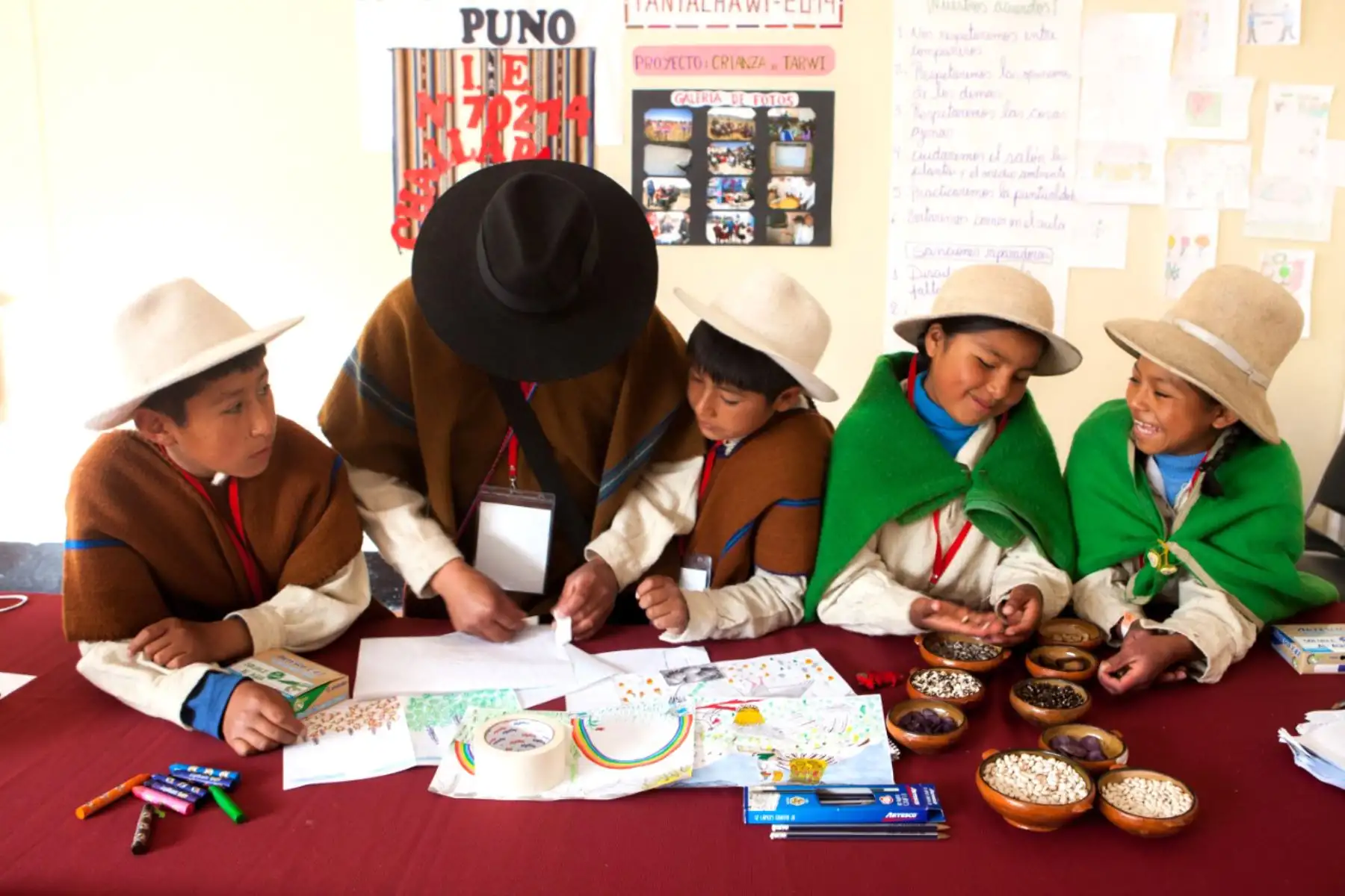 Más de 160 escolares de 21 pueblos originarios y comunidades afroperuanas presentarán en el Tinkuy 2018 alimentos que se cultivan y se emplean en sus localidades, en especial aquellos que contribuyen a un crecimiento saludable, nutritivo y sin anemia. Foto: ANDINA/Minedu