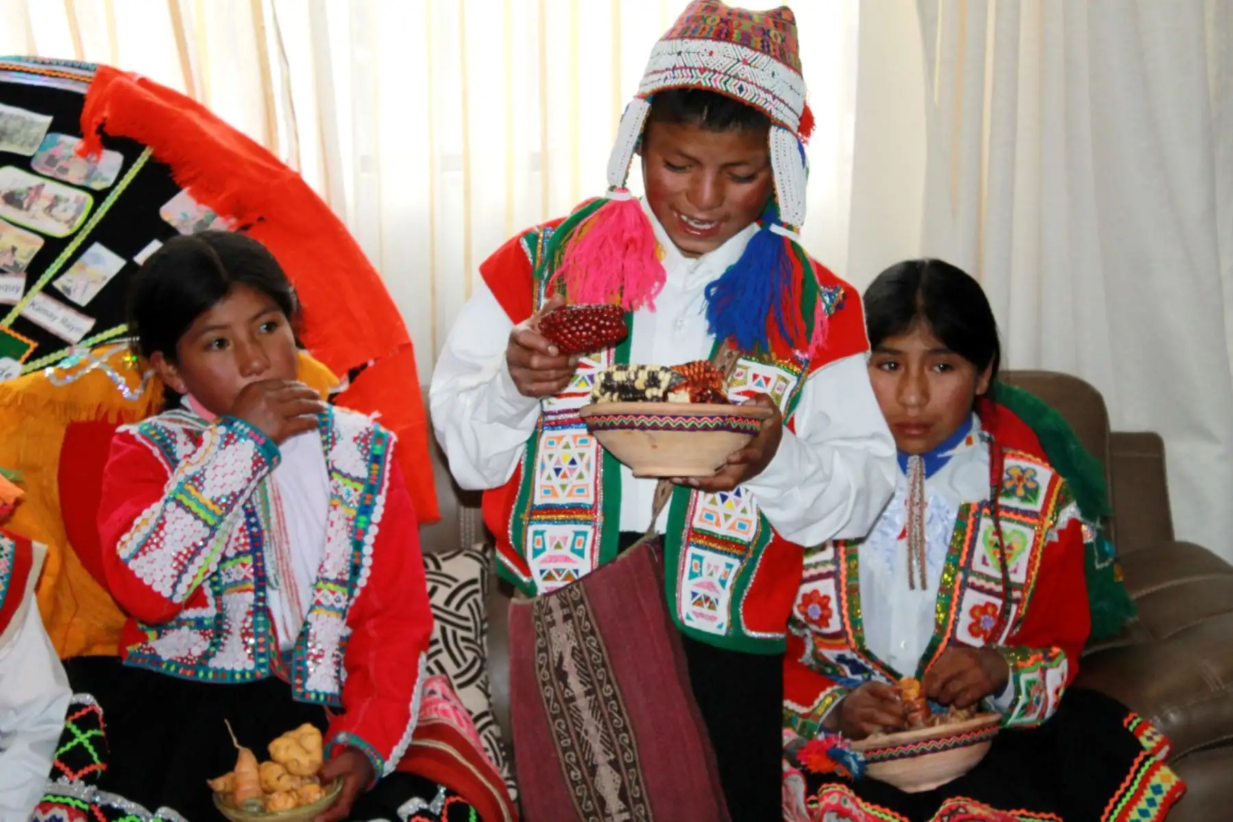 Más de 160 escolares de 21 pueblos originarios y comunidades afroperuanas presentarán en el Tinkuy 2018 alimentos que se cultivan y se emplean en sus localidades, en especial aquellos que contribuyen a un crecimiento saludable, nutritivo y sin anemia. Foto: ANDINA/Minedu