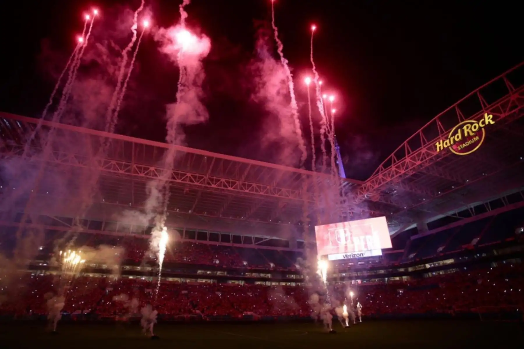 Las selecciones de Perú y Chile empatan sin goles al final del primer tiempo del partido amistoso disputado en el Hard Rock Stadium de Miami. Foto:ANDINA/ FPF