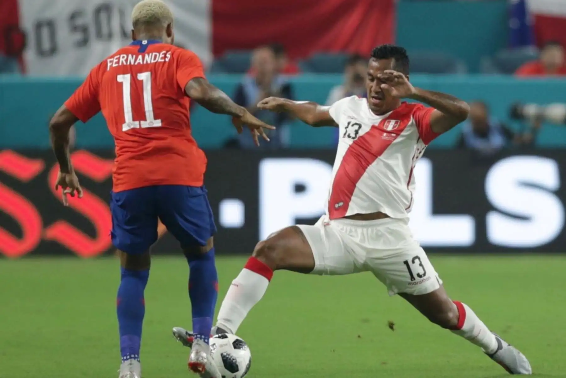 Las selecciones de Perú y Chile empatan sin goles al final del primer tiempo del partido amistoso disputado en el Hard Rock Stadium de Miami. Foto:ANDINA/ FPF