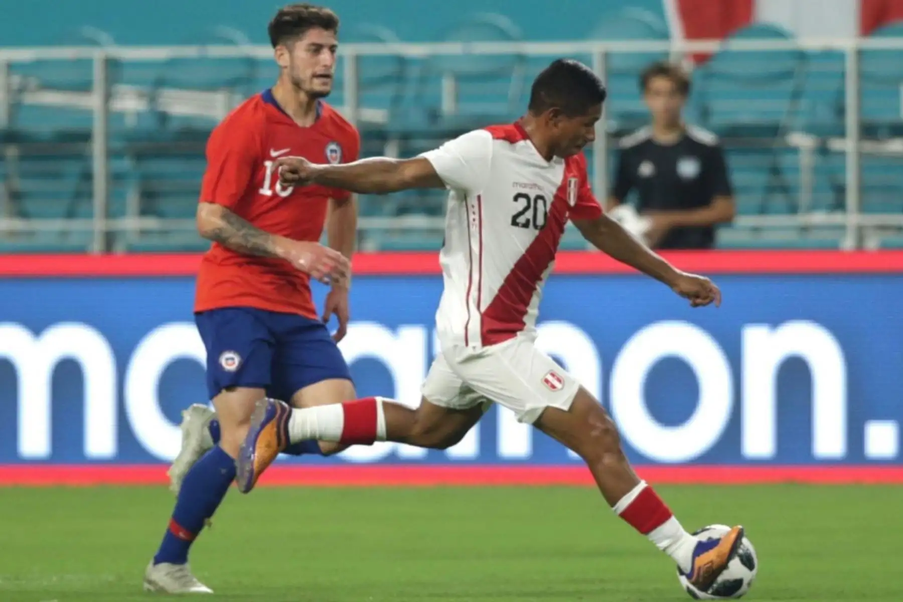Las selecciones de Perú y Chile empatan sin goles al final del primer tiempo del partido amistoso disputado en el Hard Rock Stadium de Miami. Foto:ANDINA/ FPF