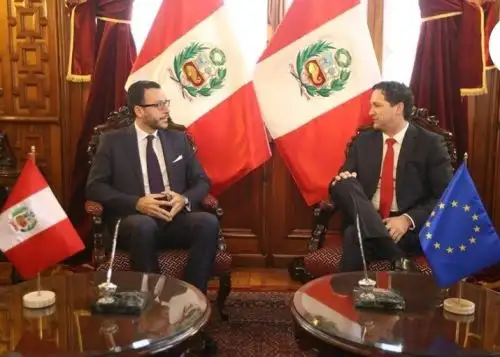 Embajador de la Unión Europea, Diego Mellado, visitó al presidente del Congreso, Daniel Salaverry.