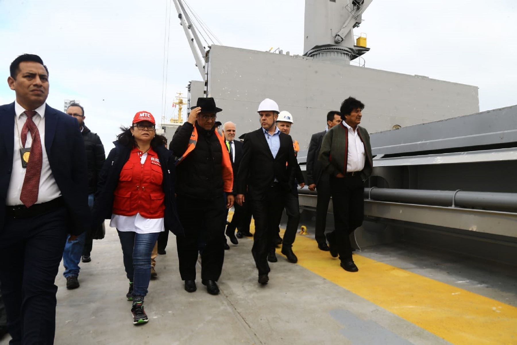 Presidente de Bolivia, Evo Morales, presencia llegada de embarcación con mercancía boliviana en el Puerto de Ilo. Foto: MTC.