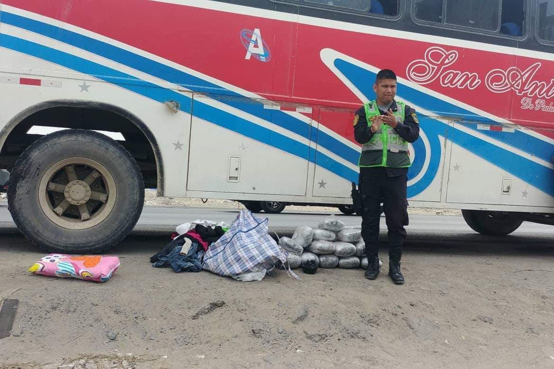 Mujer transportaba 22 bolsas de marihuana en un ómnibus interprovincial que partió de Pataz, región La Libertad, con destino a Lima.
