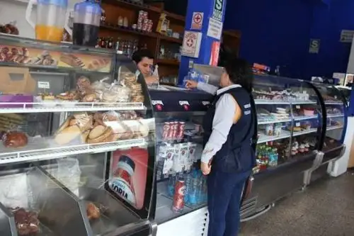 La Fiscalía Especializada en Prevención de Delitos del Santa y personal de Salud de la municipalidad provincial inspeccionaron varias panaderías del casco urbano de la ciudad de Chimbote.