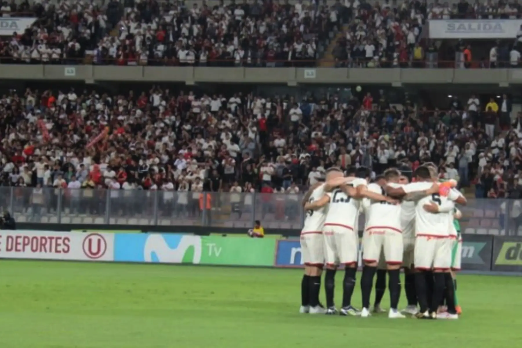 Universitario de Deportes ganó 2 - 1 al Unión Comercio en un disputado encuentro pendiente por la quinta fecha del Torneo Clausura, jugado en el Estadio Nacional, triunfo que lo aleja de la zona de la baja.Foto: ANDINA/Difusión