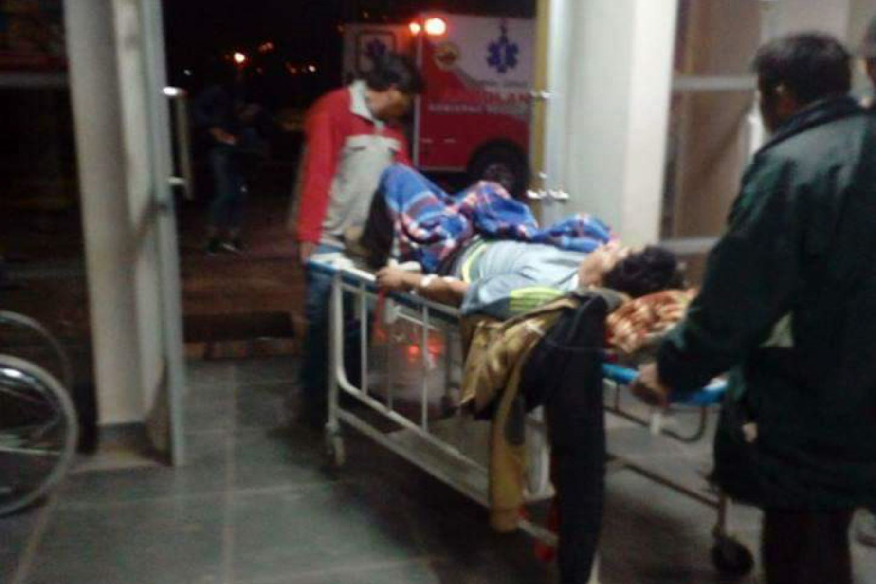 Heridos del accidente de tránsito fueron trasladados al establecimiento de salud de Anta, en Cusco. ANDINA