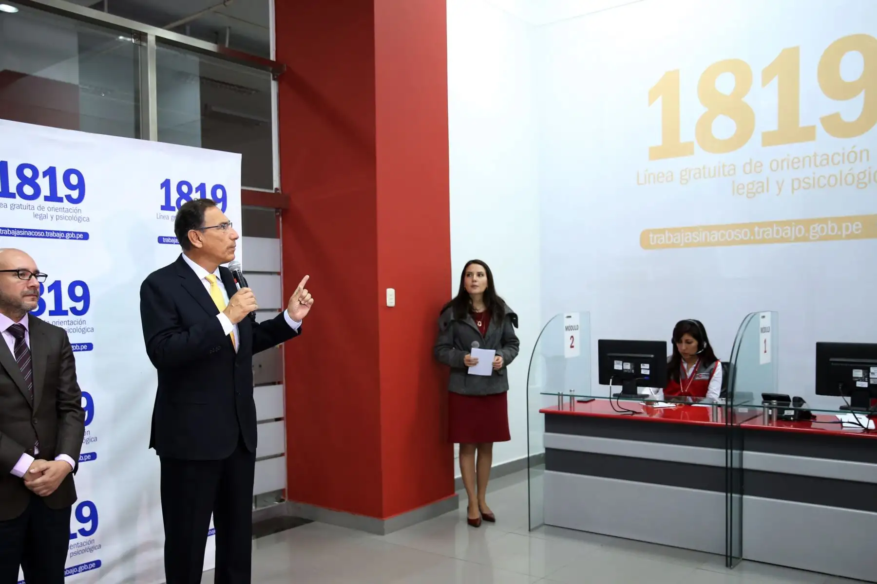 El Presidente de la República Martín Vizcarra inauguró la Línea 1819 que brindará orientación a víctimas de acoso sexual en el trabajo.