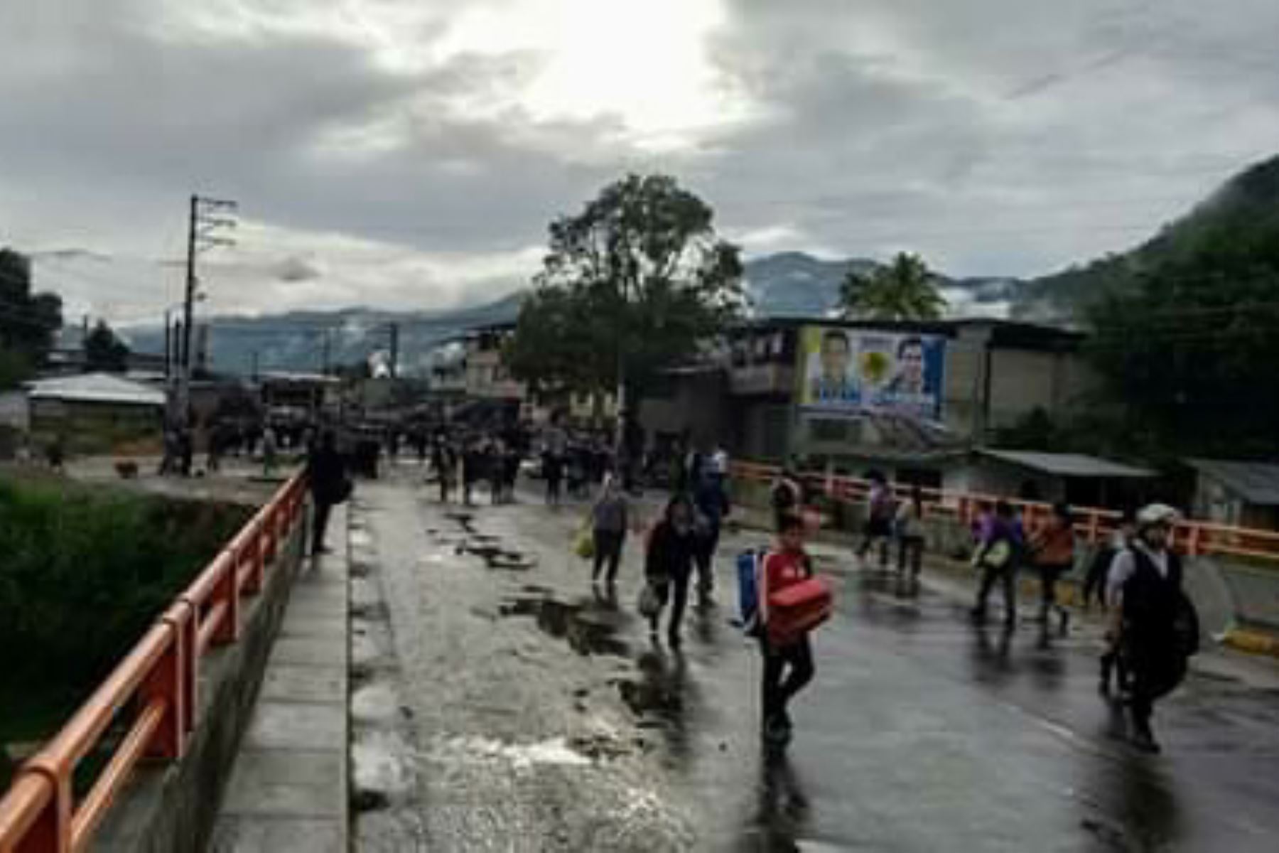 Protesta de productores cafetaleros bloquea el tránsito hacia la Selva Central. ANDINA