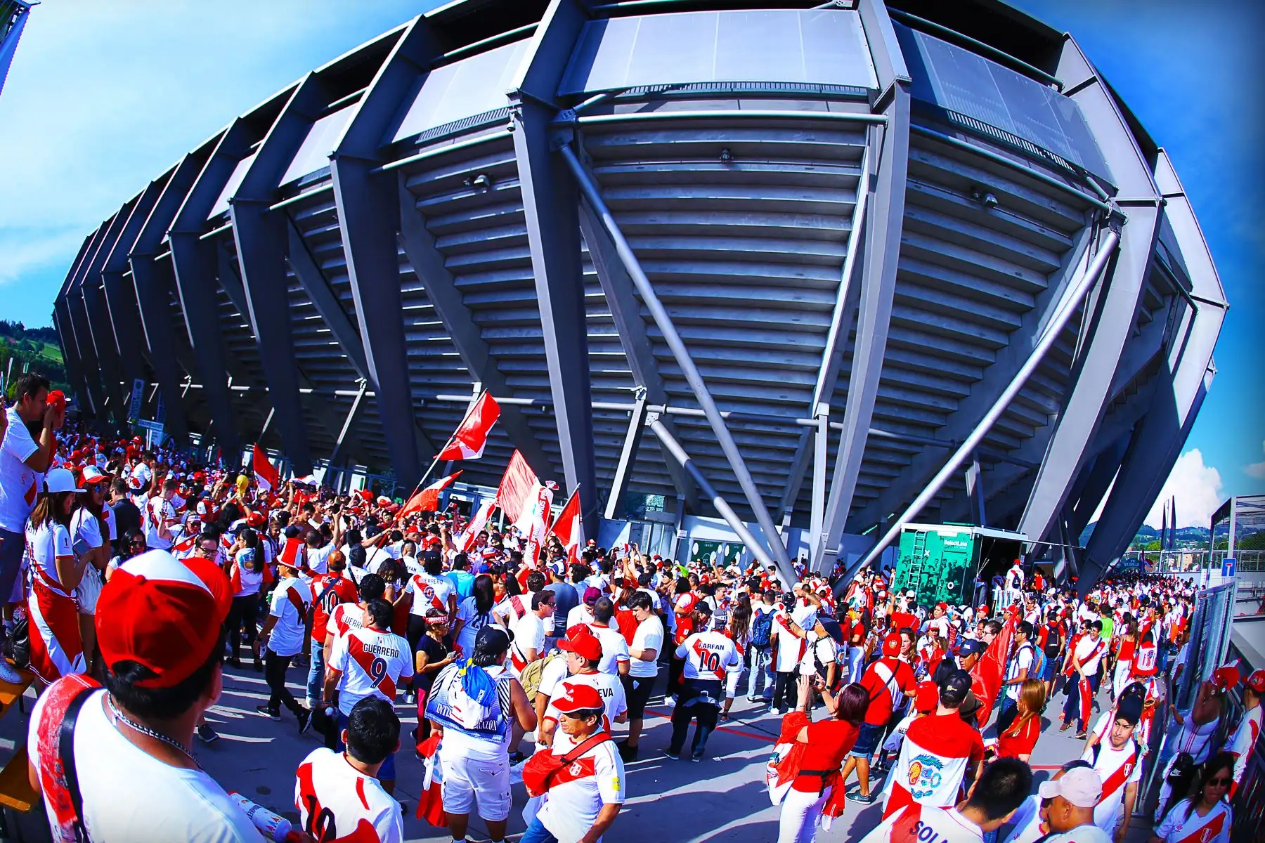 Los hinchas peruanos causaron sensación en Rusia durante el mundial de fútbol. Foto: ANDINA/Pablo Galvez.