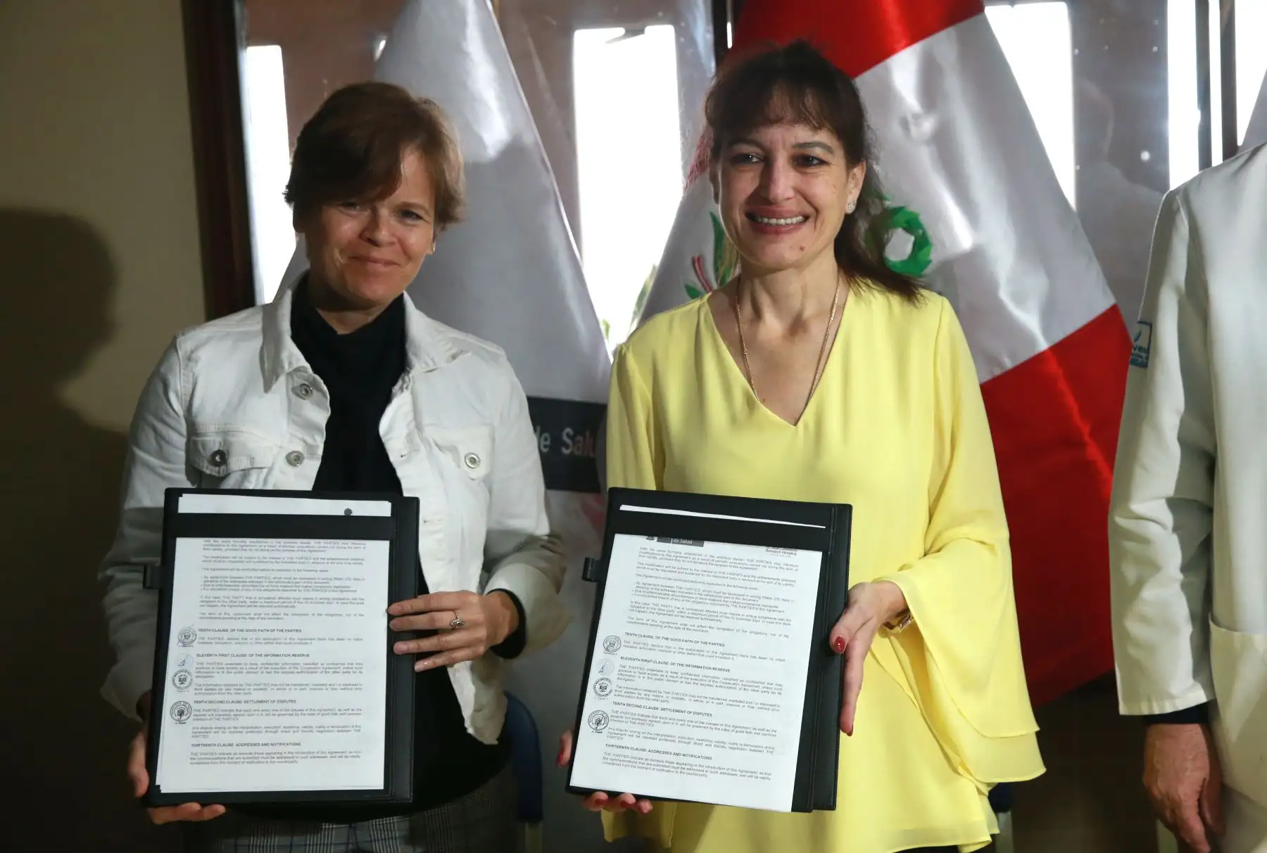 La ministra de Salud, Silvia Pessah compate con pequeños pacientes  oncológicos del INEN  y firma con hospital de EEUU  srta. Jude Children Research hospital  Memphis Tennes see (Estados Unidos ).Foto: ANDINA/Norman Córdova