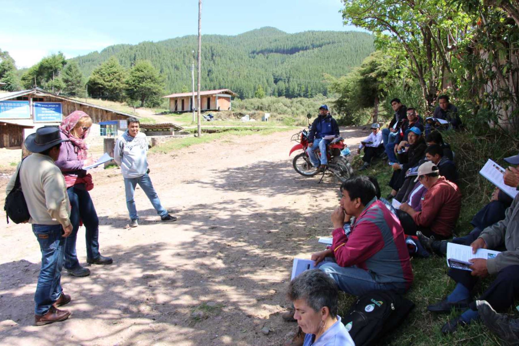 Proyecto de Apoyo de Nueva Zelanda al Sector Lechero Peruano capacita a productores de Cajamarca.