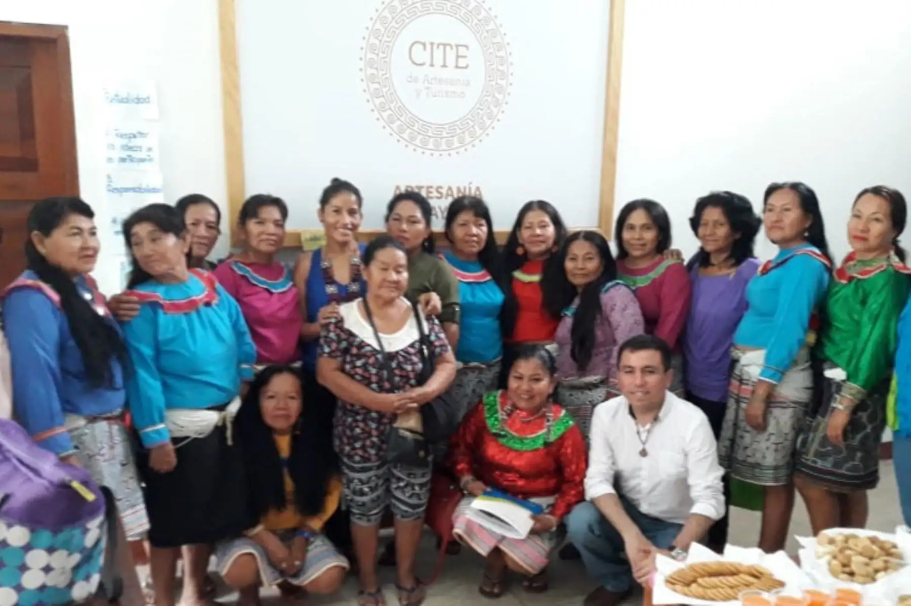 Las artesanas textiles de la Amazonía serán certificadas en sus lenguas originarias, para impulsar la producción de diseños textiles.