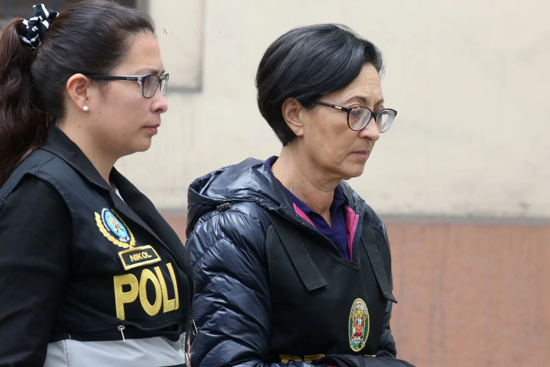 Asesora de Ana Herz de Vega detenida en la prefectura. Foto: ANDINA/Vidal Tarqui