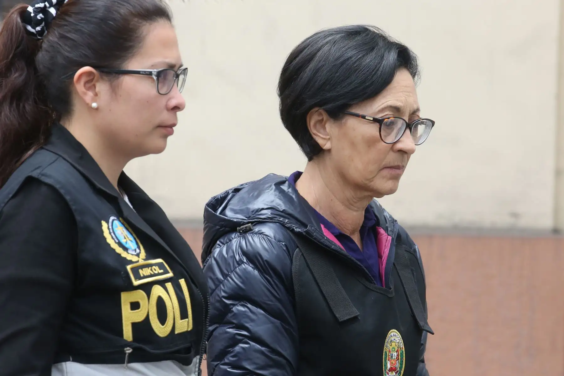Asesora de Ana Herz de Vega detenida en la prefectura. Foto: ANDINA/Vidal Tarqui