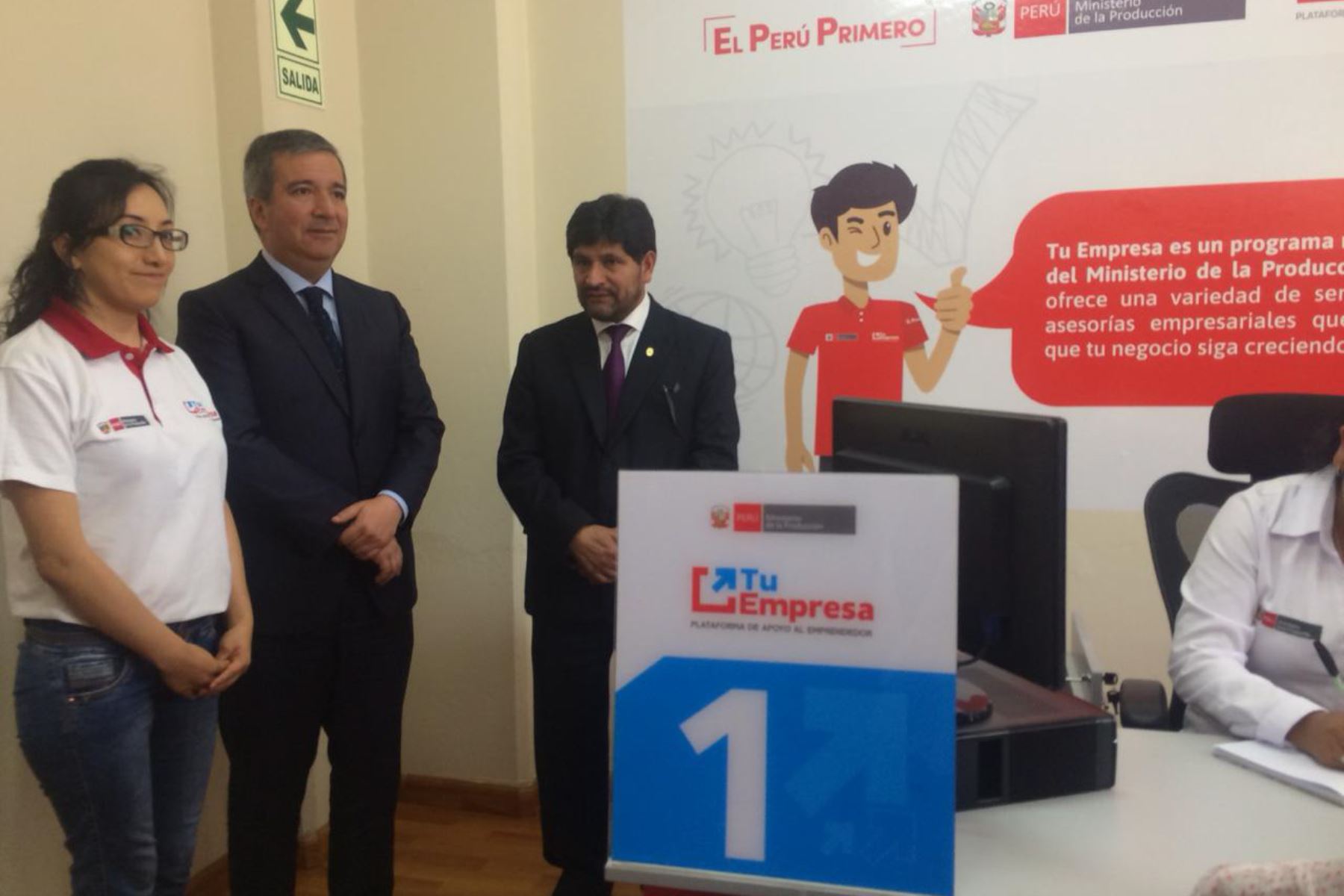 El ministro de la Producción, Raúl Pérez-Reyes, inauguró Centro de Desarrollo Empresarial Tu Empresa en la Universidad Nacional de San Agustín (UNSA) de Arequipa.