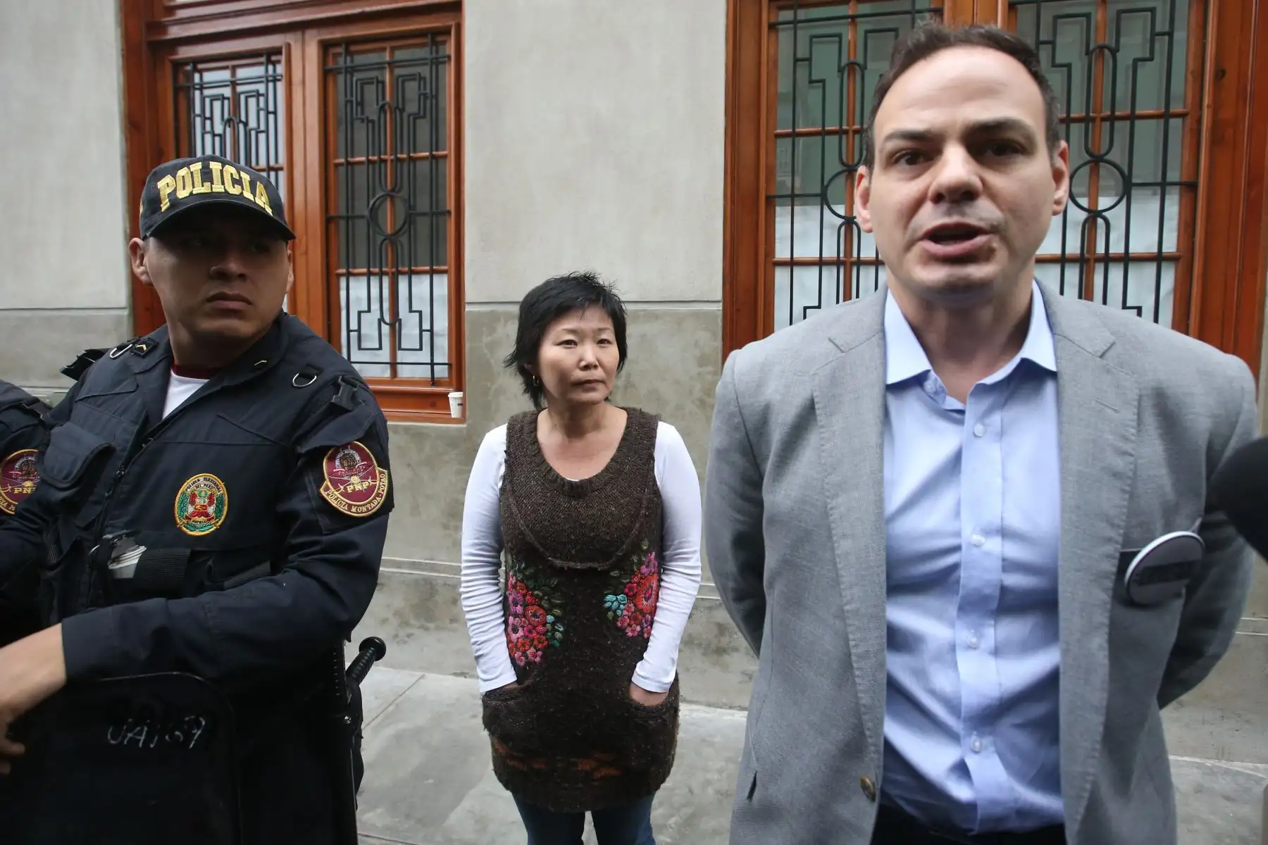 Llegada a la Sala Penal Nacional del esposo y la hermana de Keiko Fujimori. Foto: ANDINA/Vidal Tarqui