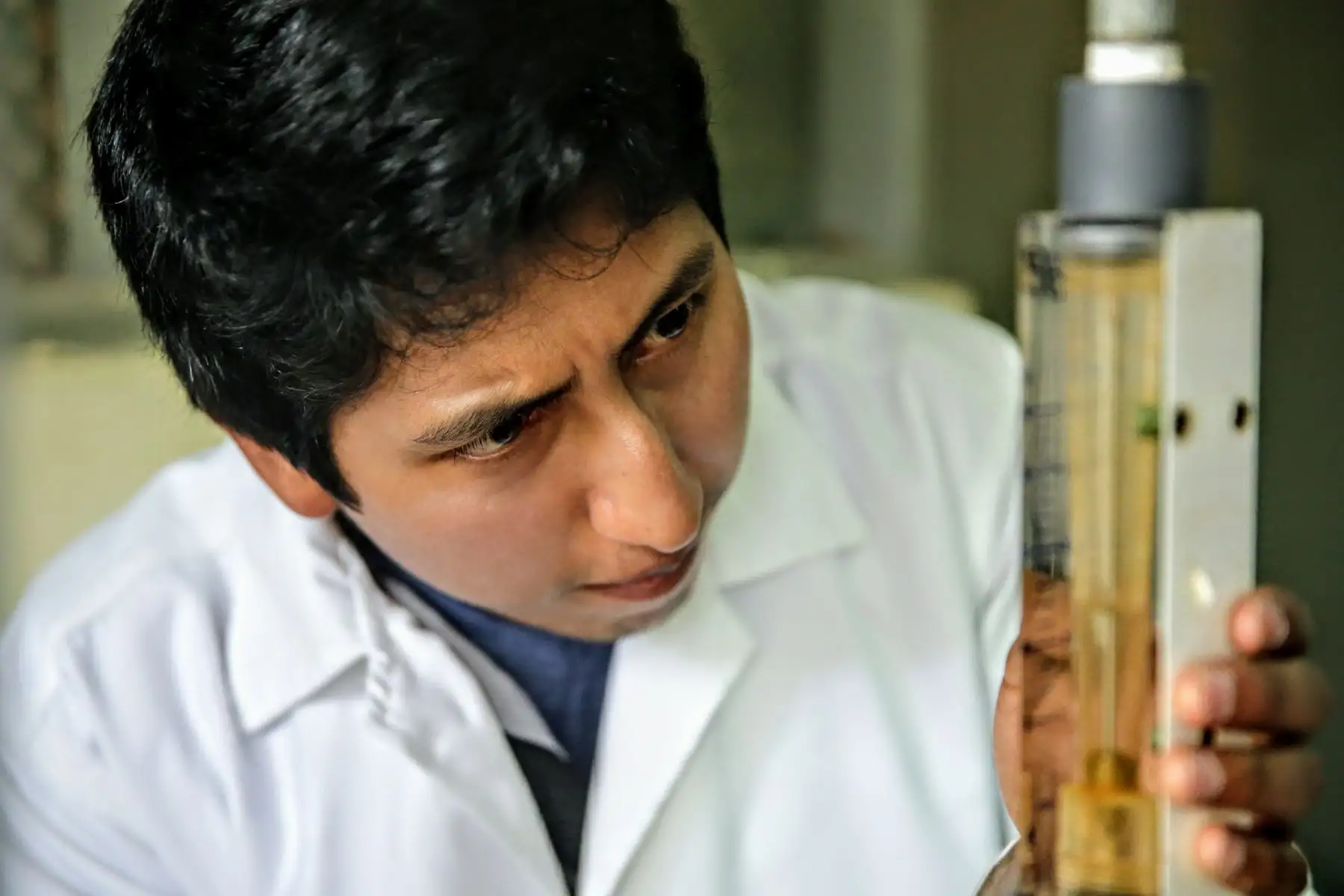 Cada estudiante cuenta con un trabajo de investigación diferente, pero con un mismo objeto de estudio: el agua. Foto: ANDINA/Luis Iparraguirre