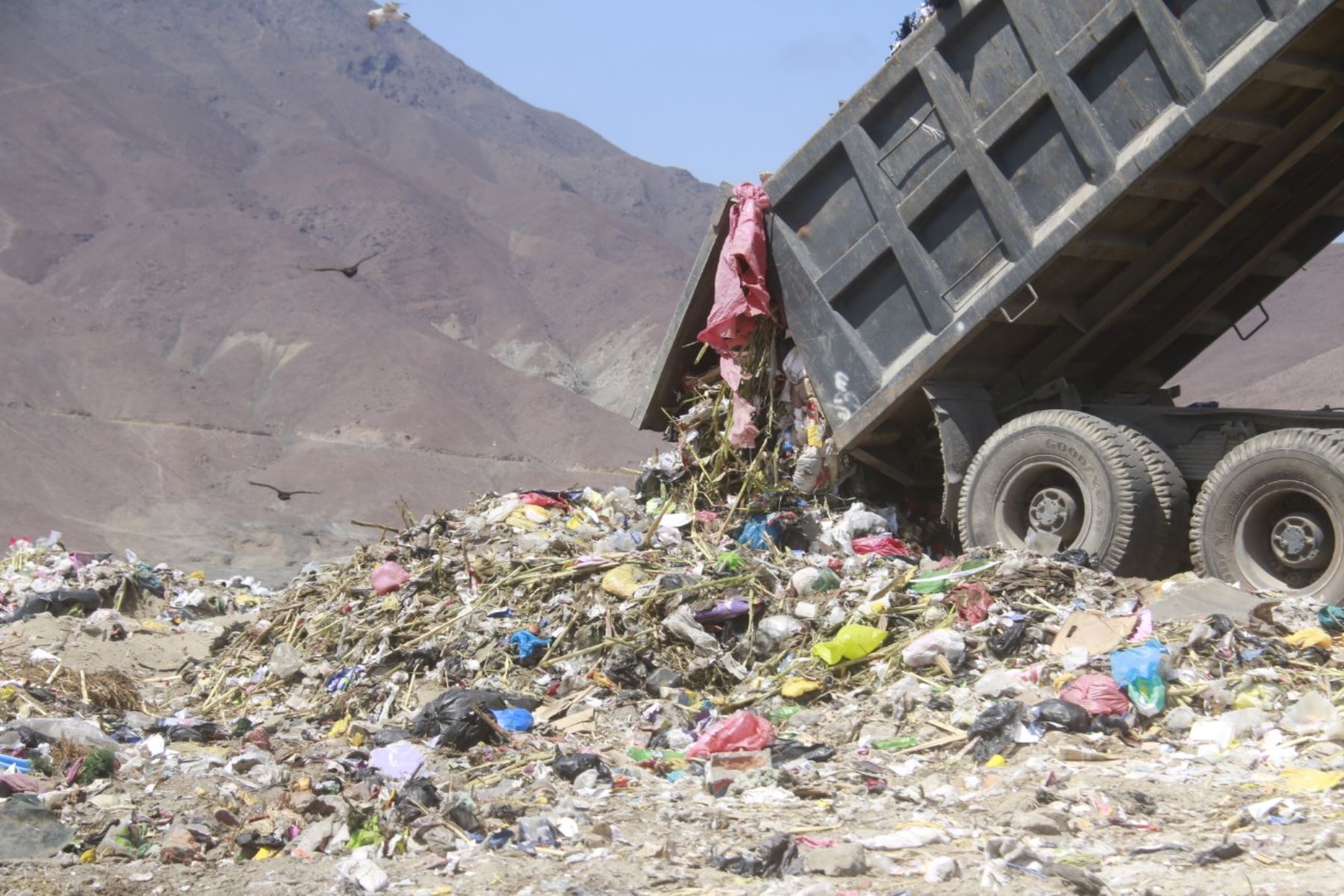 Ministerio del Ambiente declaró en emergencia la gestión y manejo de residuos sólidos en tres distritos de Moquegua. ANDINA/Archivo